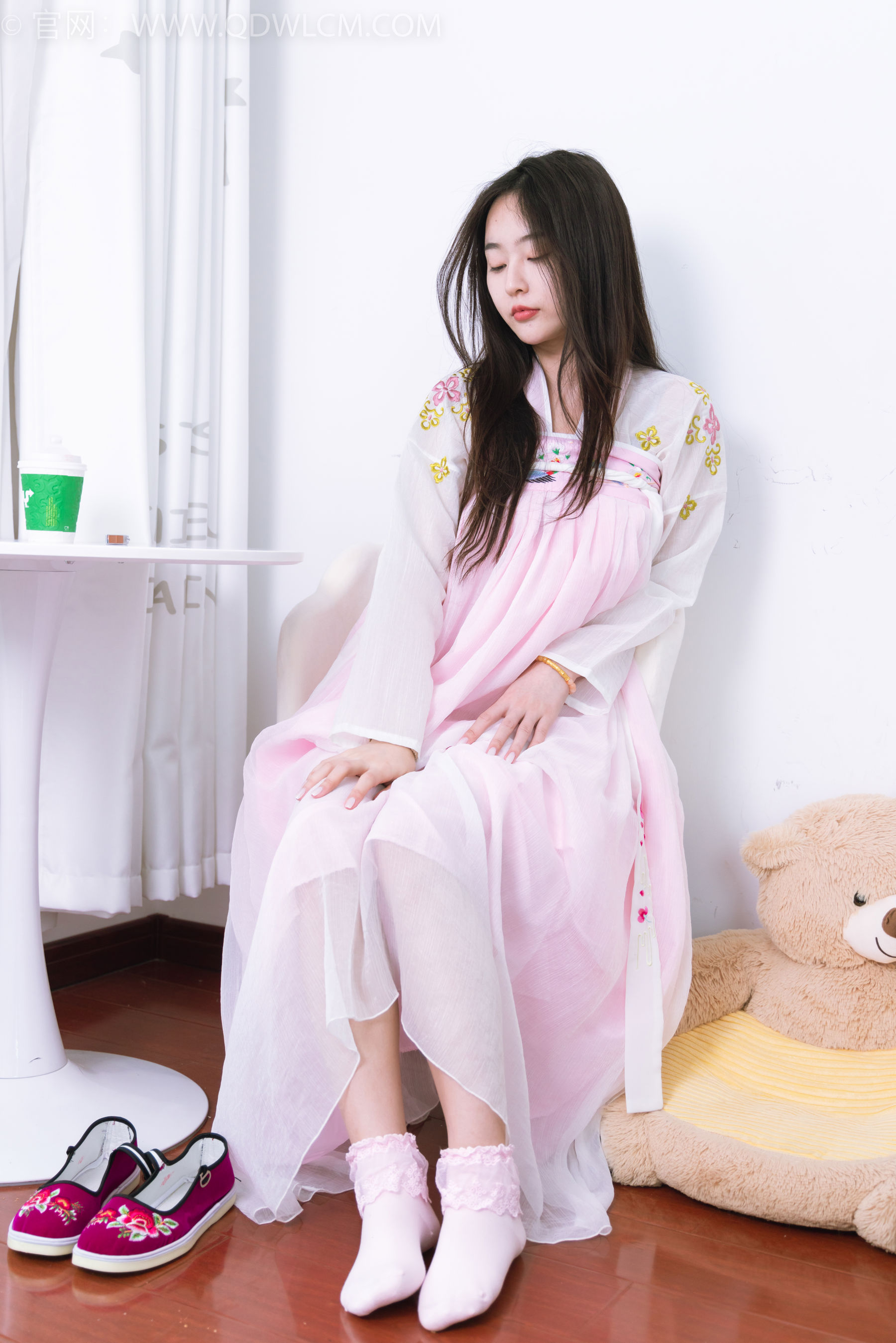 物恋传媒 No.2397 美兔 - 汉服、布鞋、粉色棉袜/(150P)