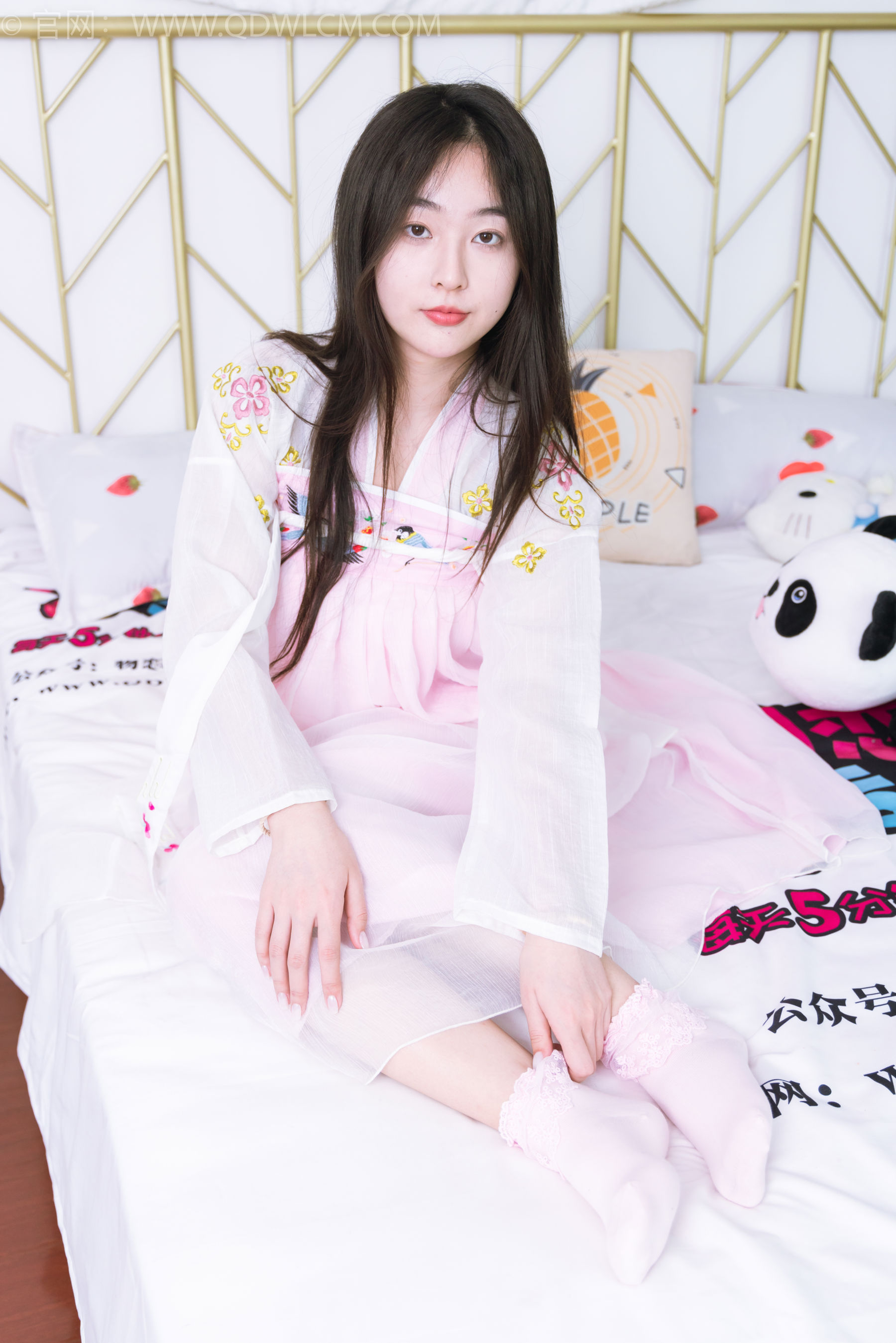 物恋传媒 No.2397 美兔 - 汉服、布鞋、粉色棉袜/(150P)