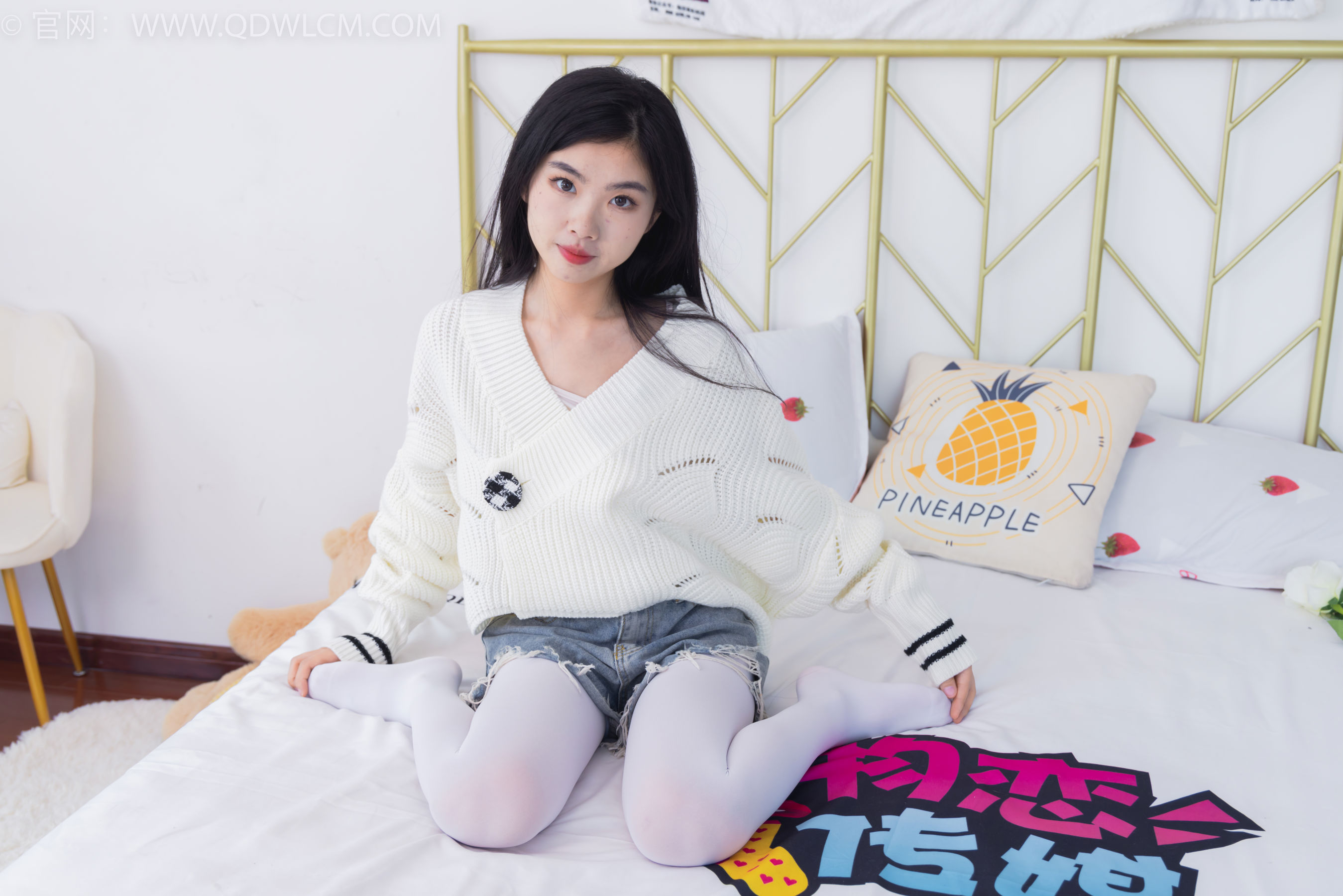 物恋传媒 No.2396 米米 - 马丁靴、厚白丝/(150P)