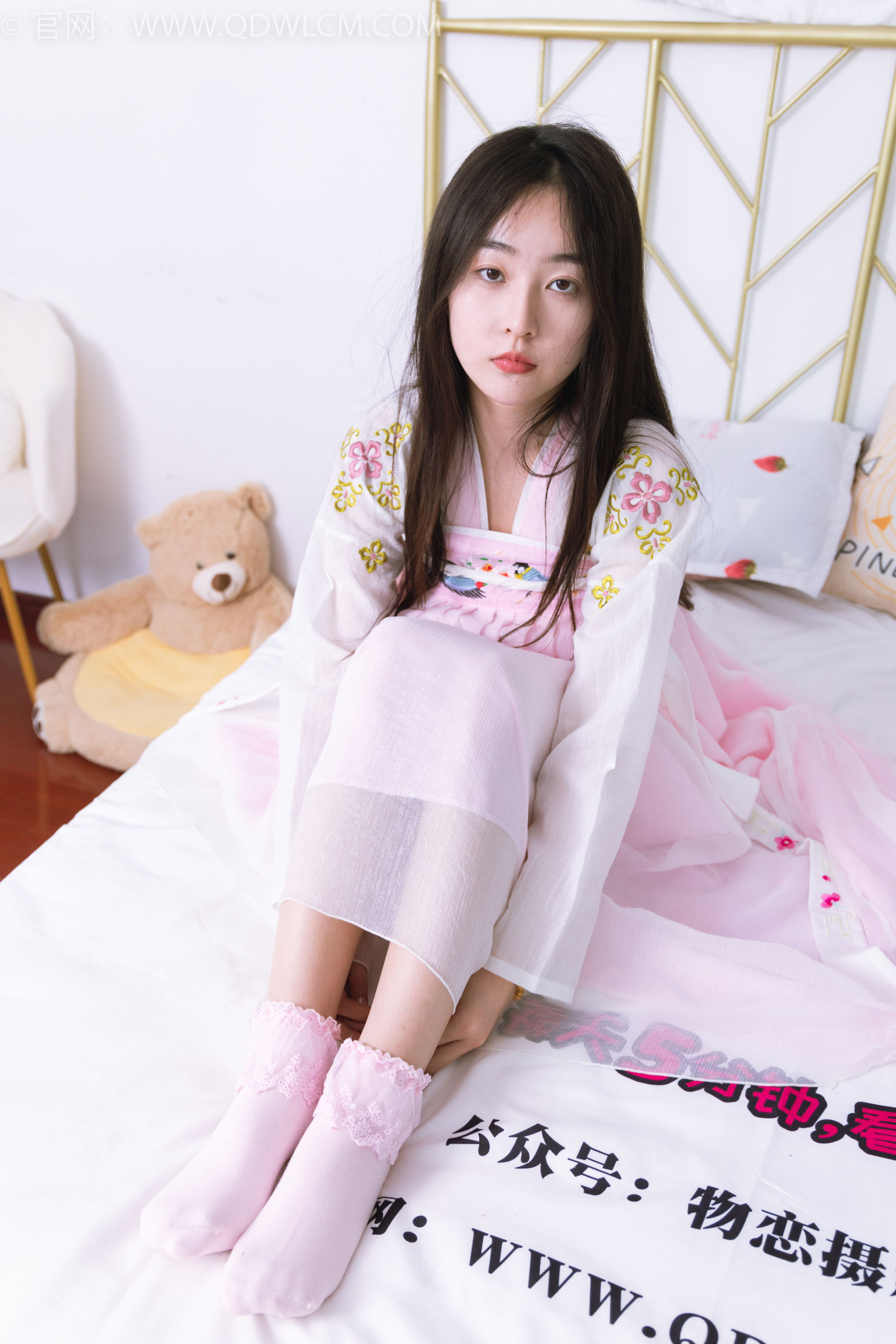 物恋传媒 No.2397 美兔 - 汉服、布鞋、粉色棉袜/(150P)