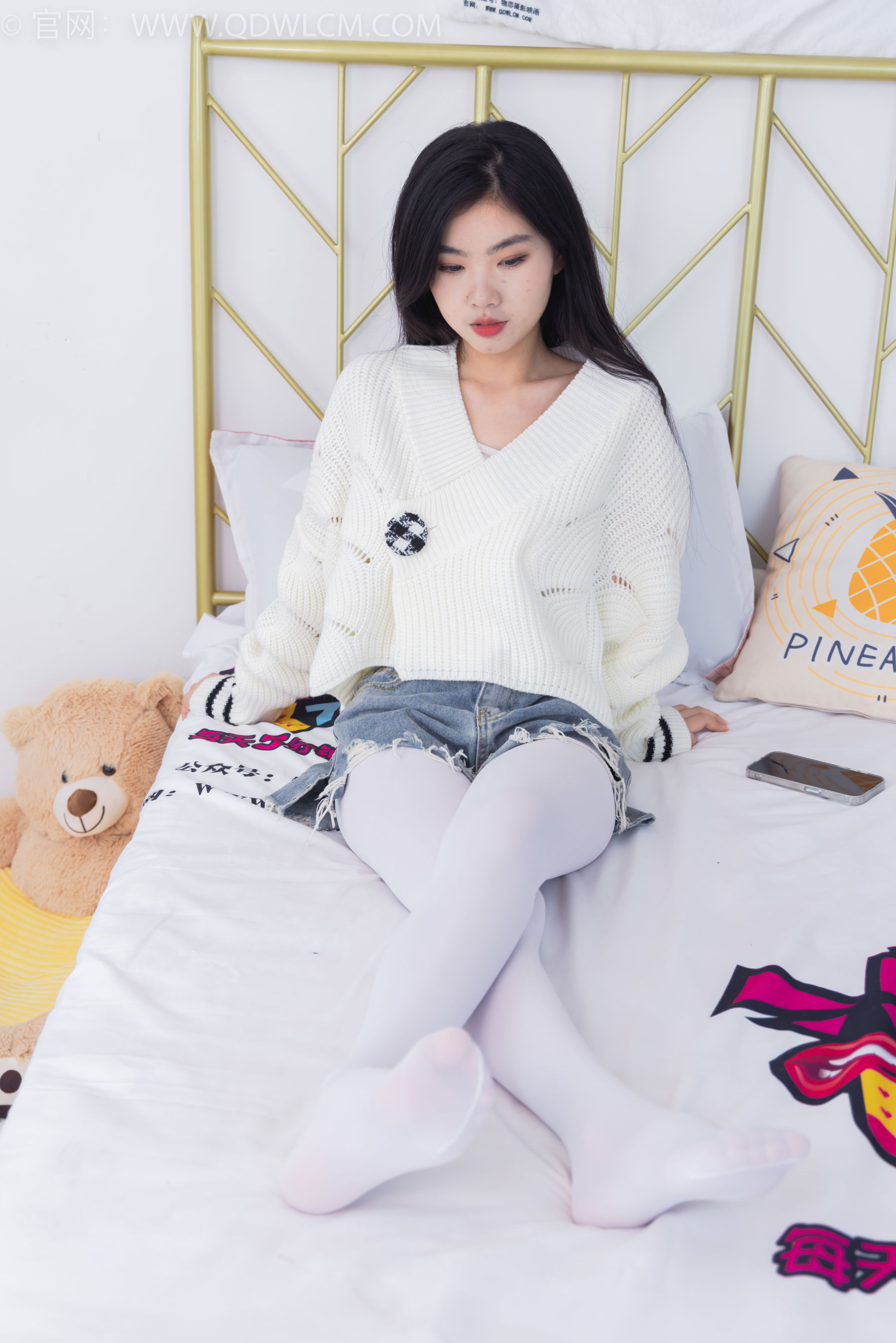 物恋传媒 No.2396 米米 - 马丁靴、厚白丝/(150P)