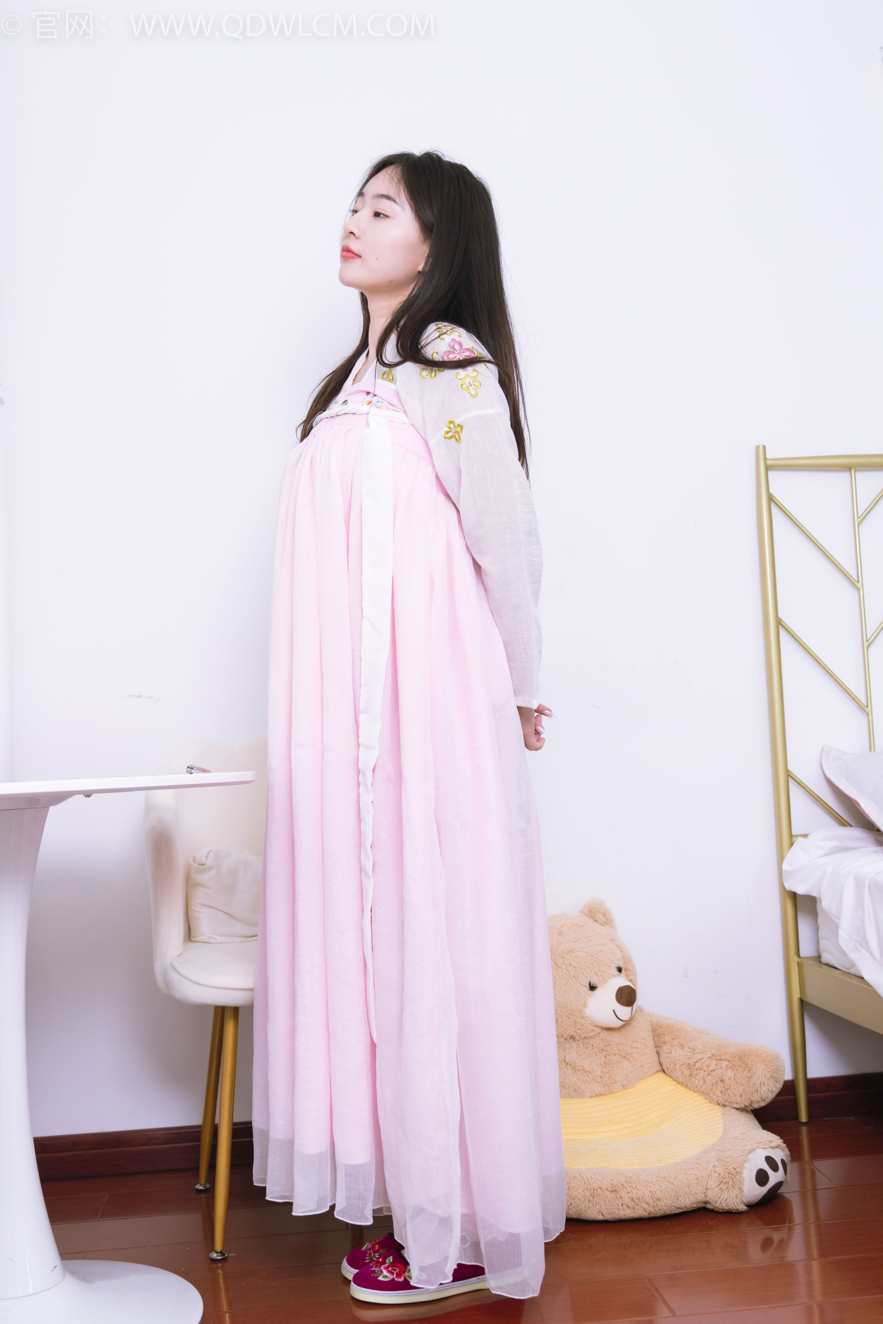 物恋传媒 No.2397 美兔 - 汉服、布鞋、粉色棉袜/(150P)