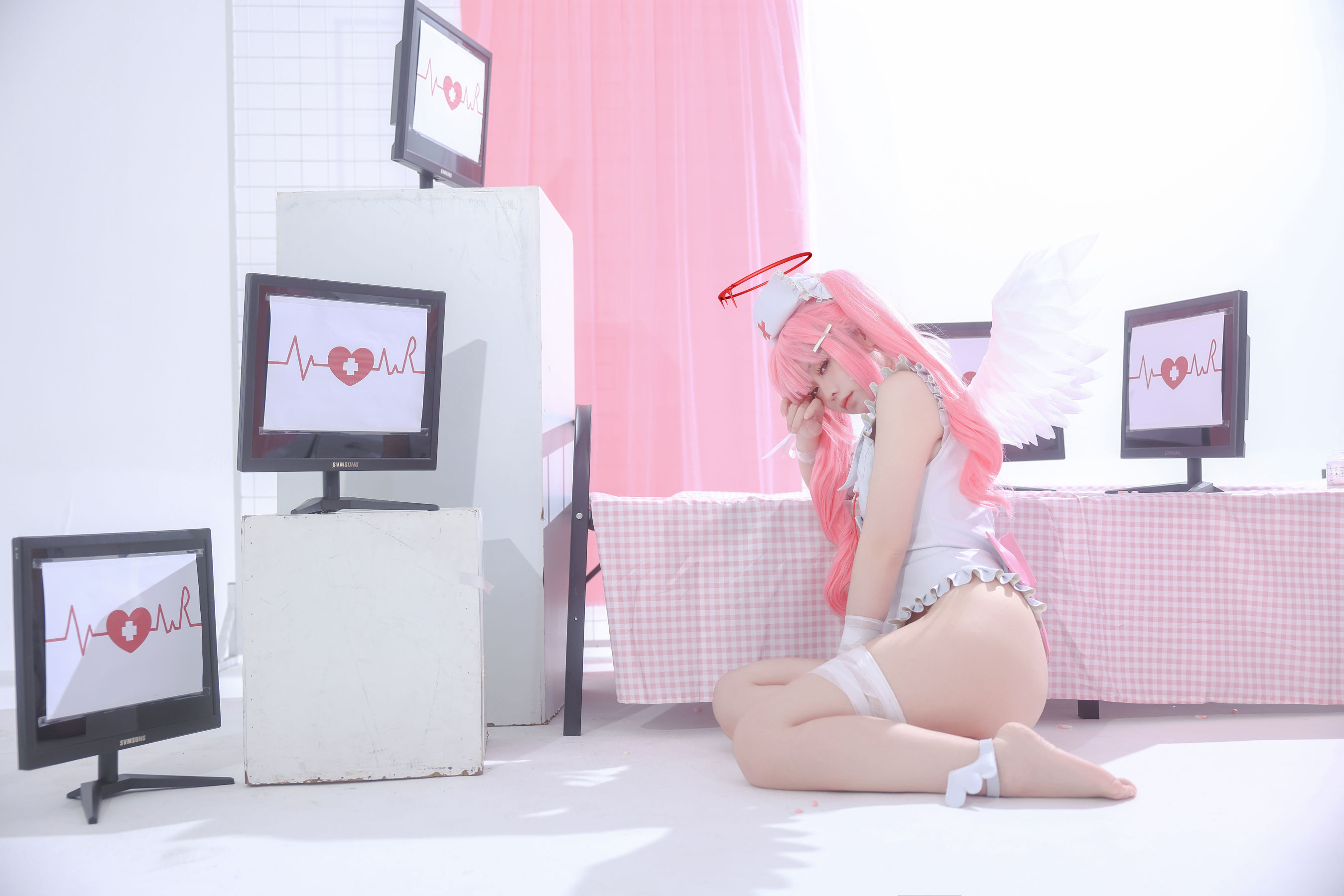 动漫博主G44不会受伤 - 见习看护师 月夜见爱/(31P)