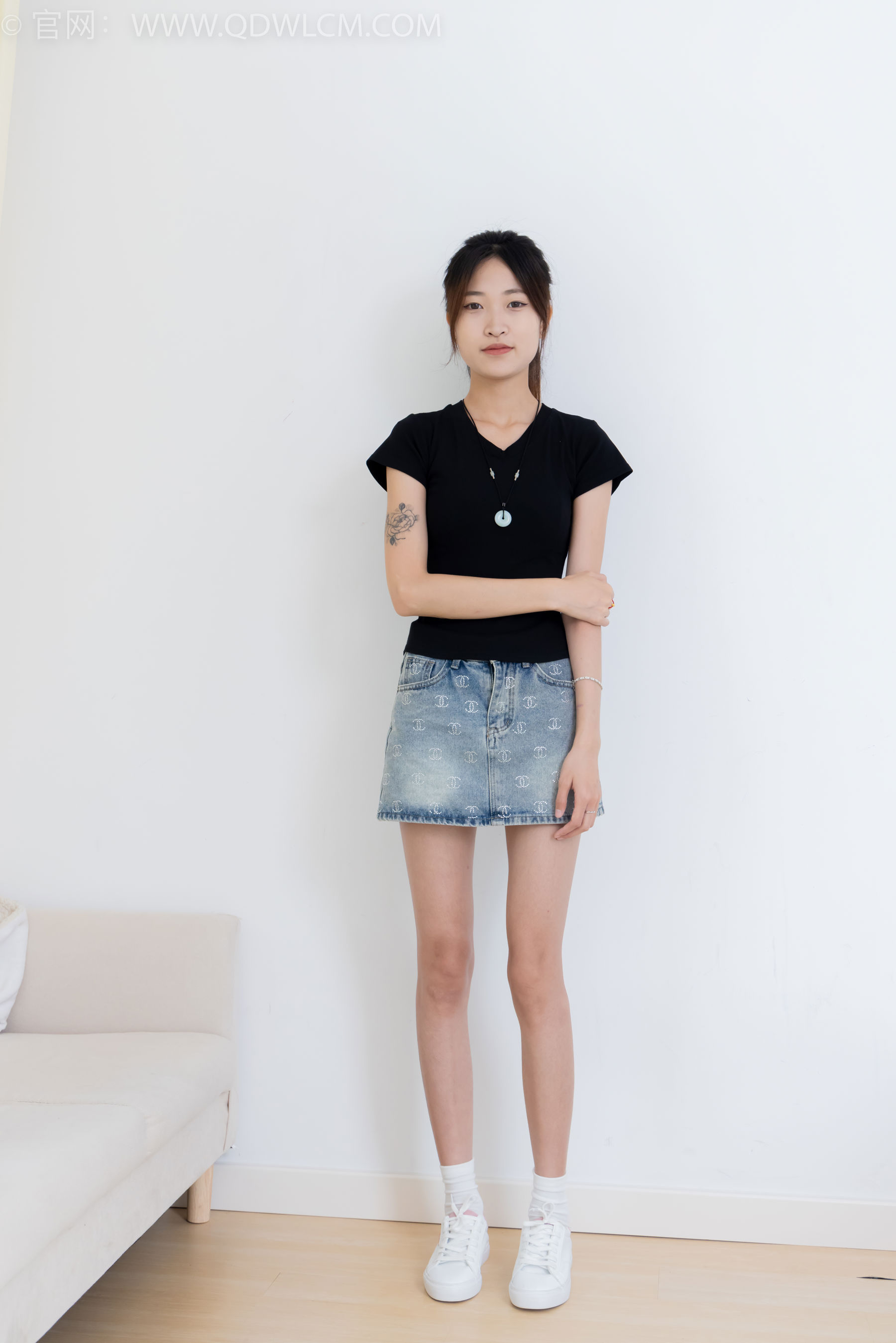 物恋传媒 No.2399 小夏 - 板鞋、白棉袜、裸足/(150P)