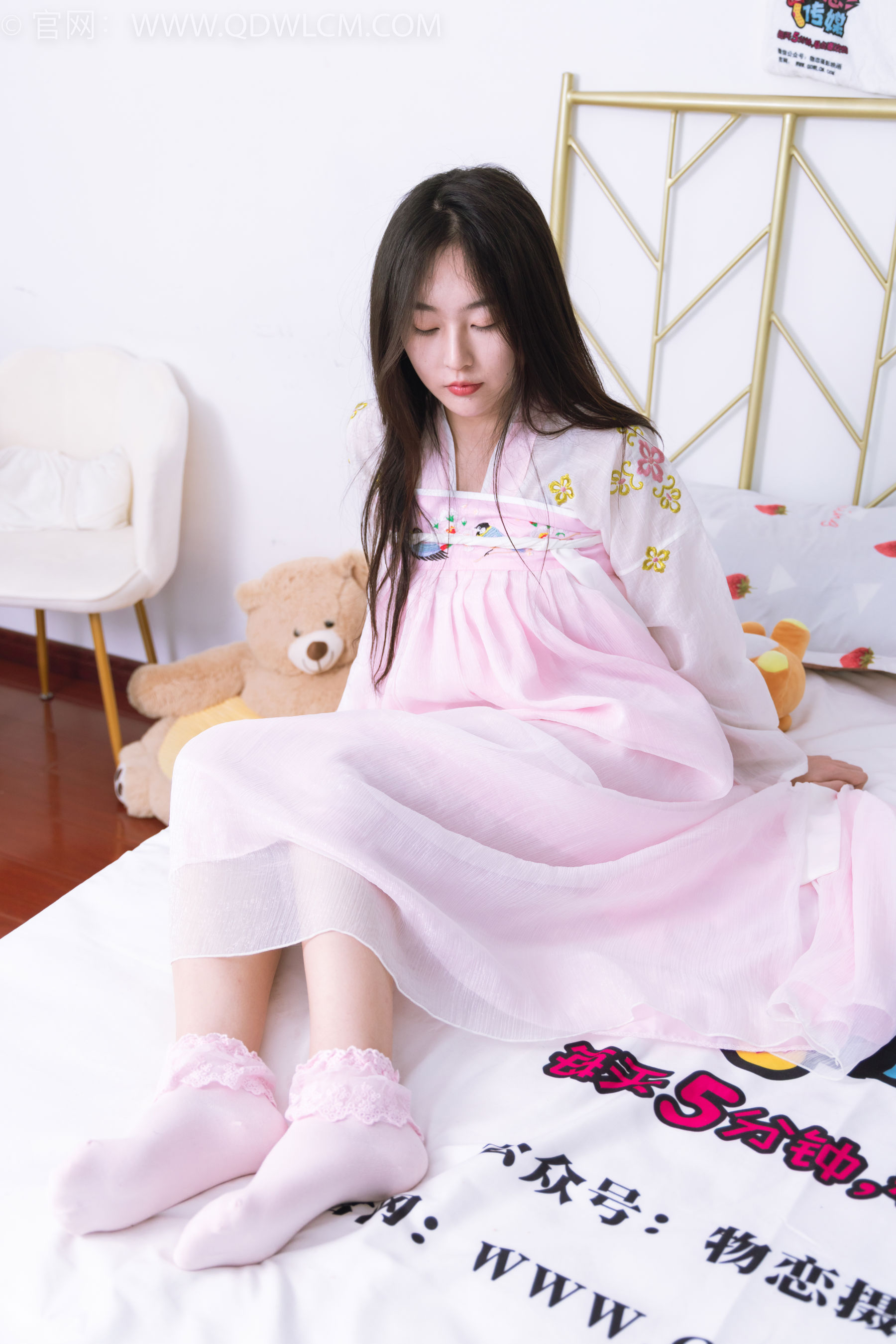 物恋传媒 No.2397 美兔 - 汉服、布鞋、粉色棉袜/(150P)