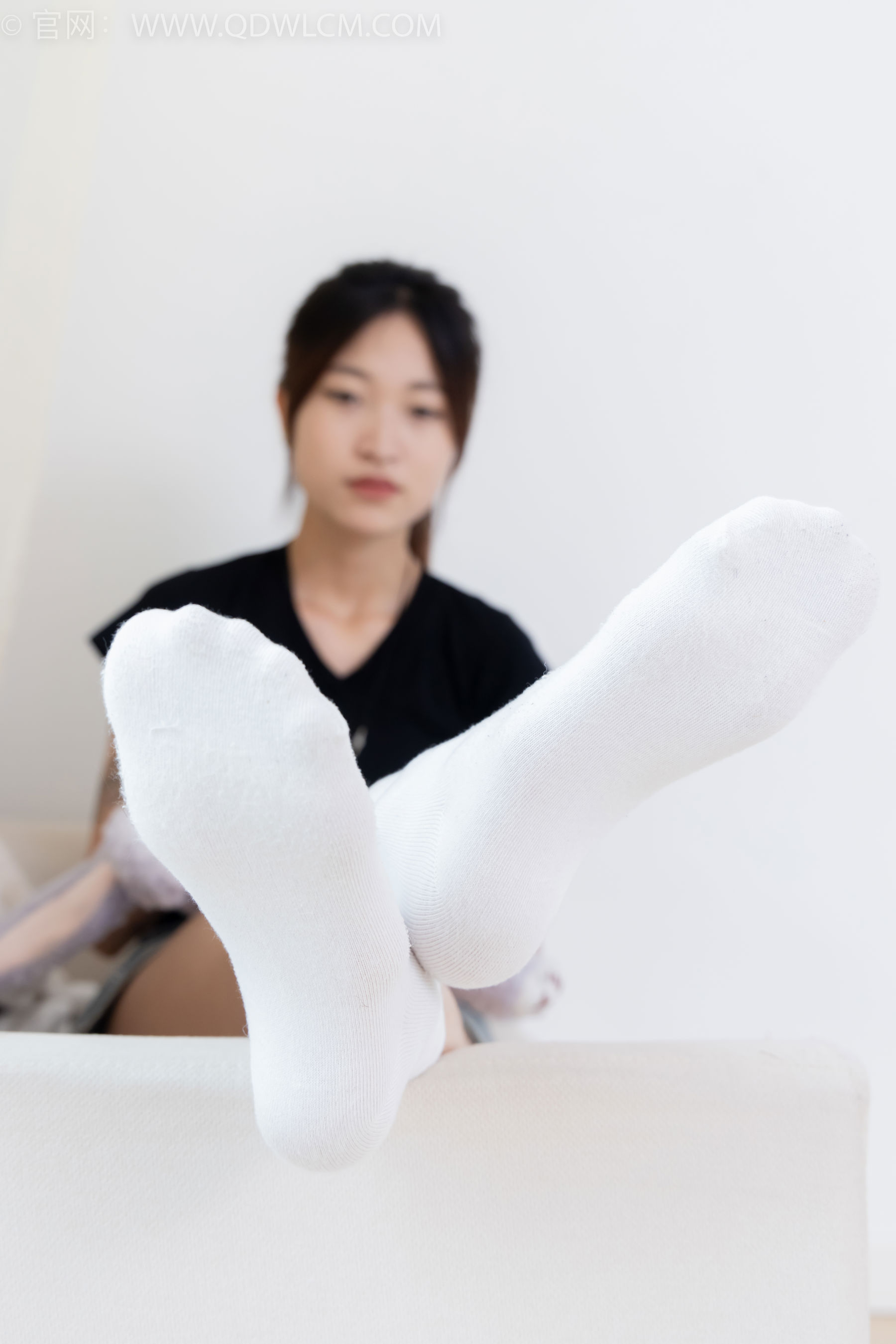 物恋传媒 No.2399 小夏 - 板鞋、白棉袜、裸足/(150P)