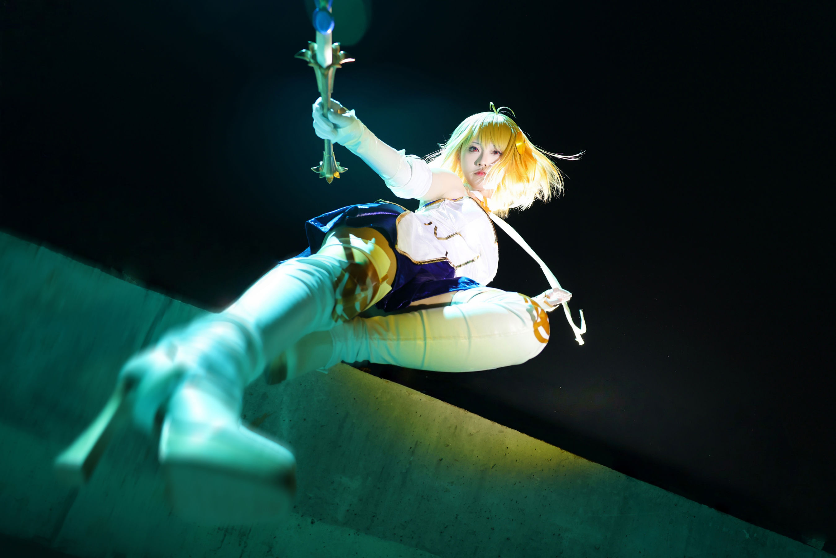 动漫博主G44不会受伤 - 白色月姬/(22P)