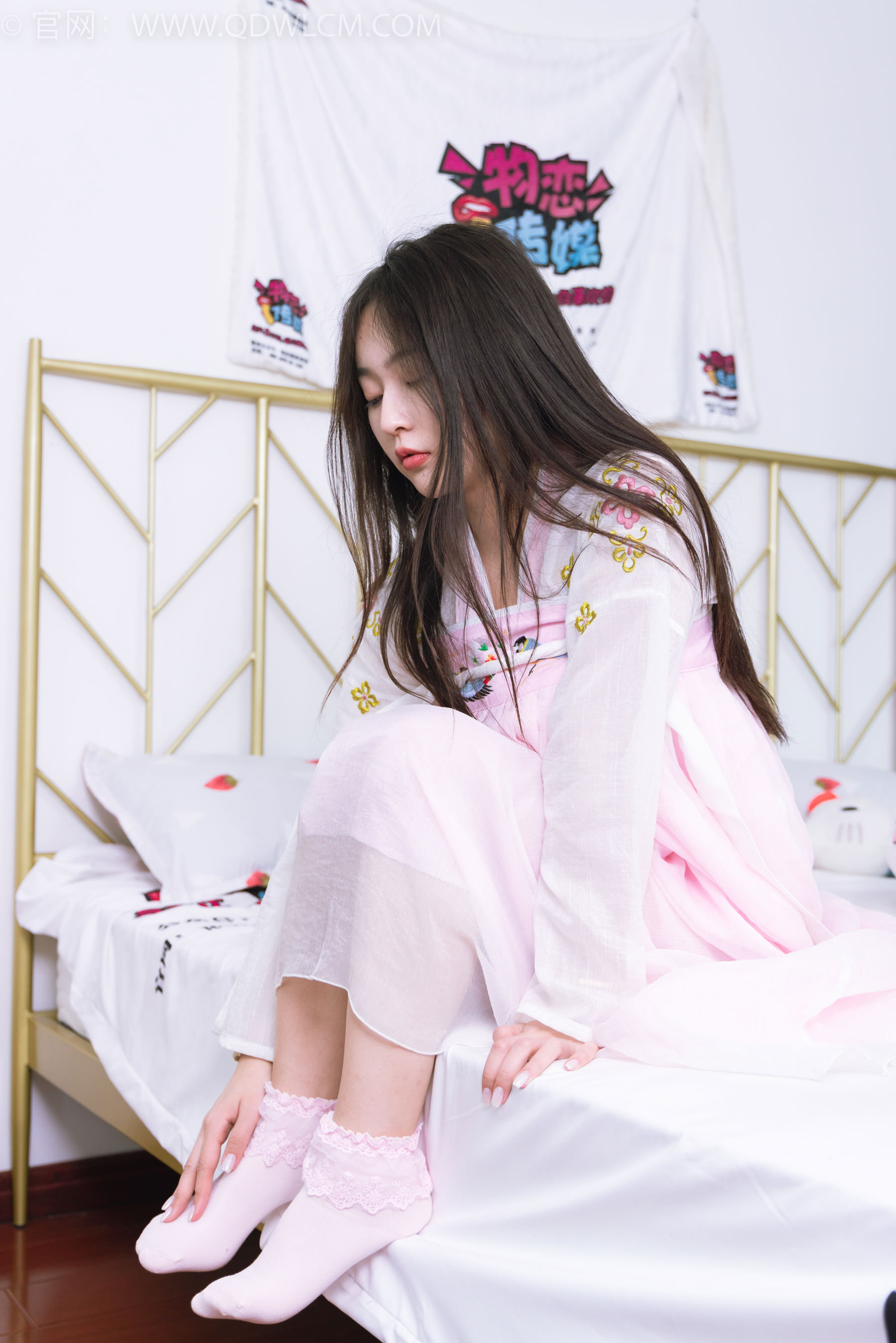 物恋传媒 No.2397 美兔 - 汉服、布鞋、粉色棉袜/(150P)