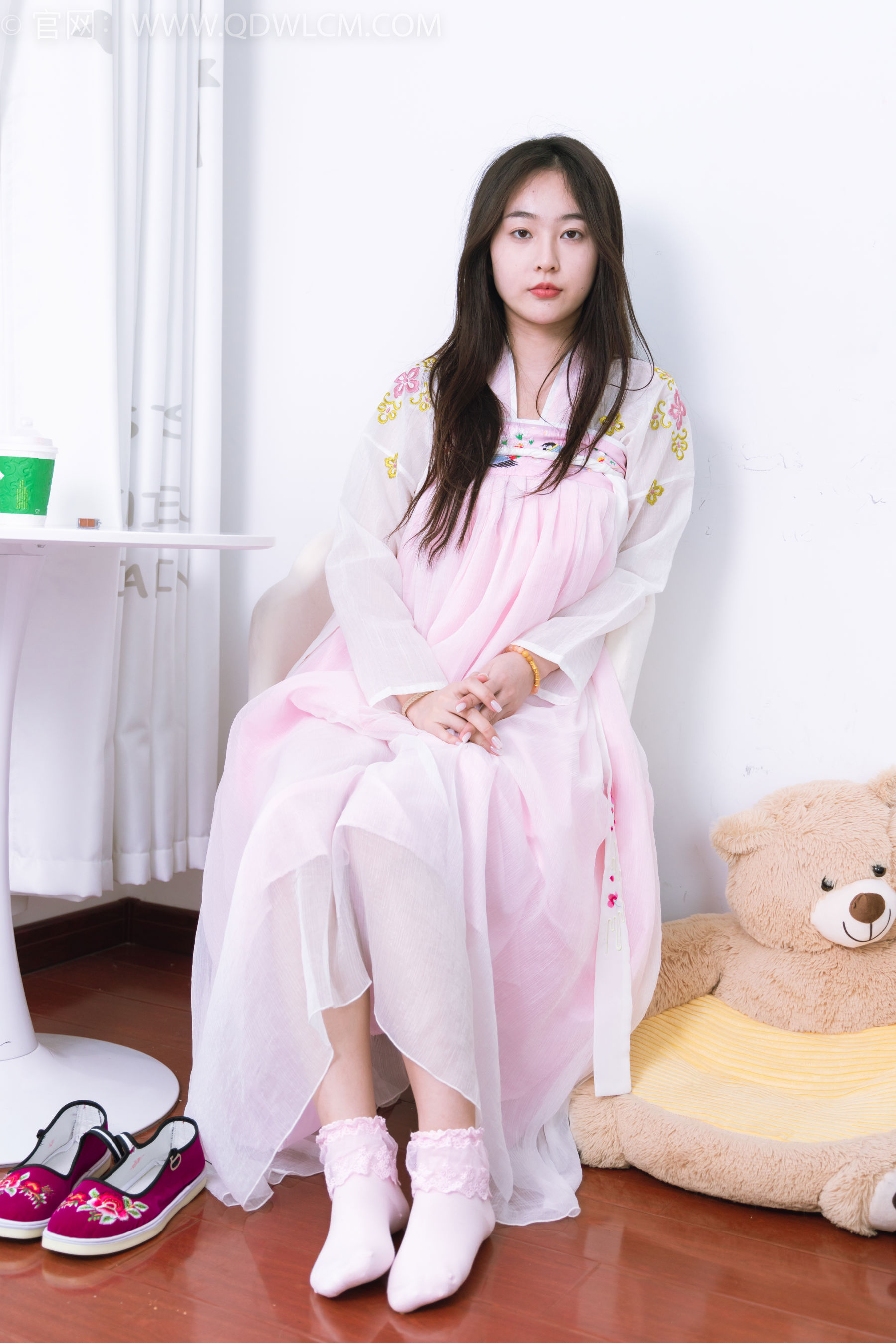 物恋传媒 No.2397 美兔 - 汉服、布鞋、粉色棉袜/(150P)