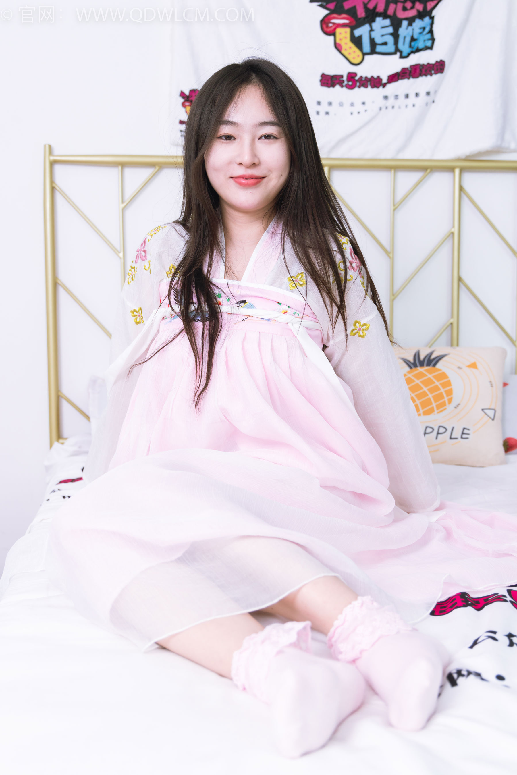 物恋传媒 No.2397 美兔 - 汉服、布鞋、粉色棉袜/(150P)