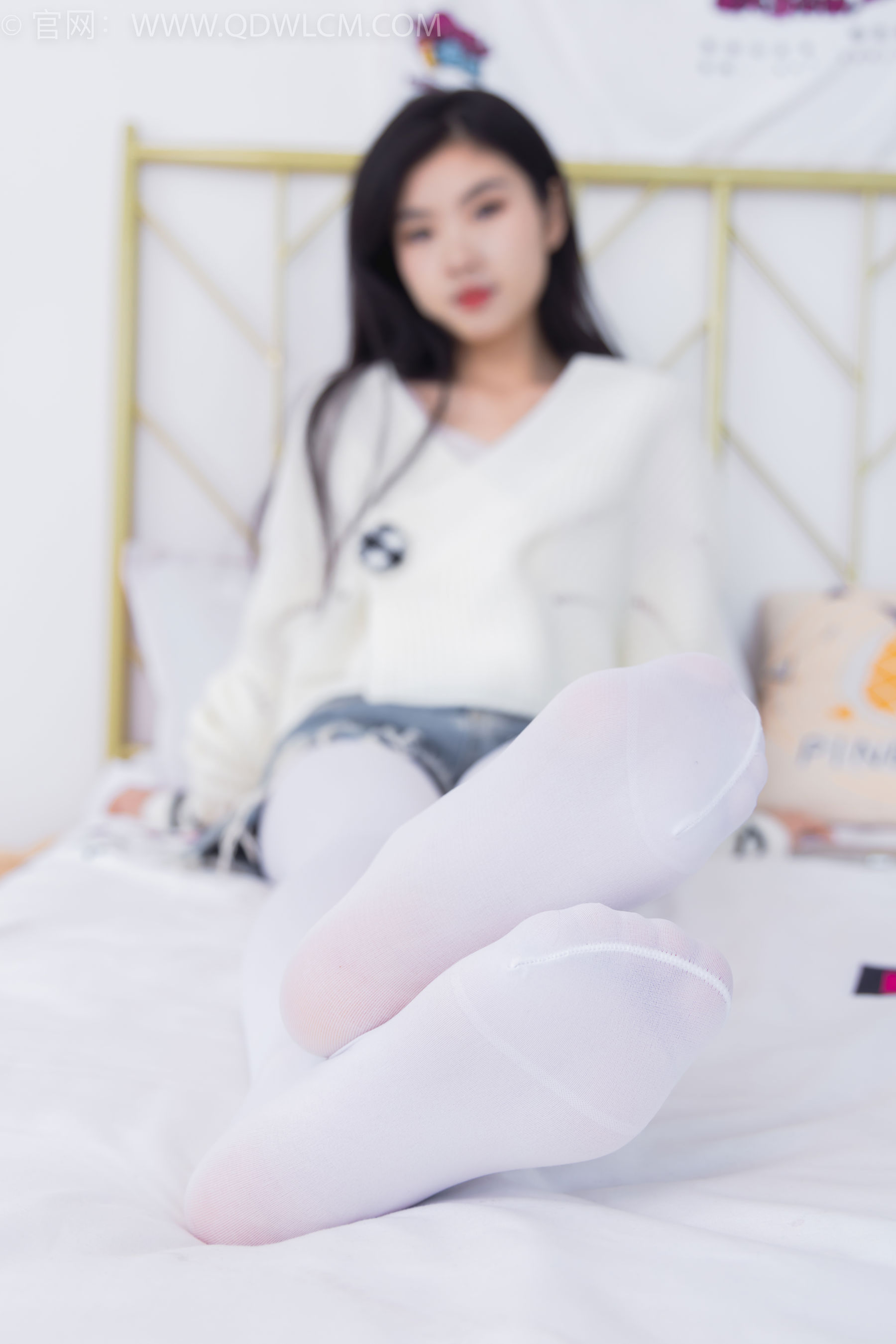 物恋传媒 No.2396 米米 - 马丁靴、厚白丝/(150P)