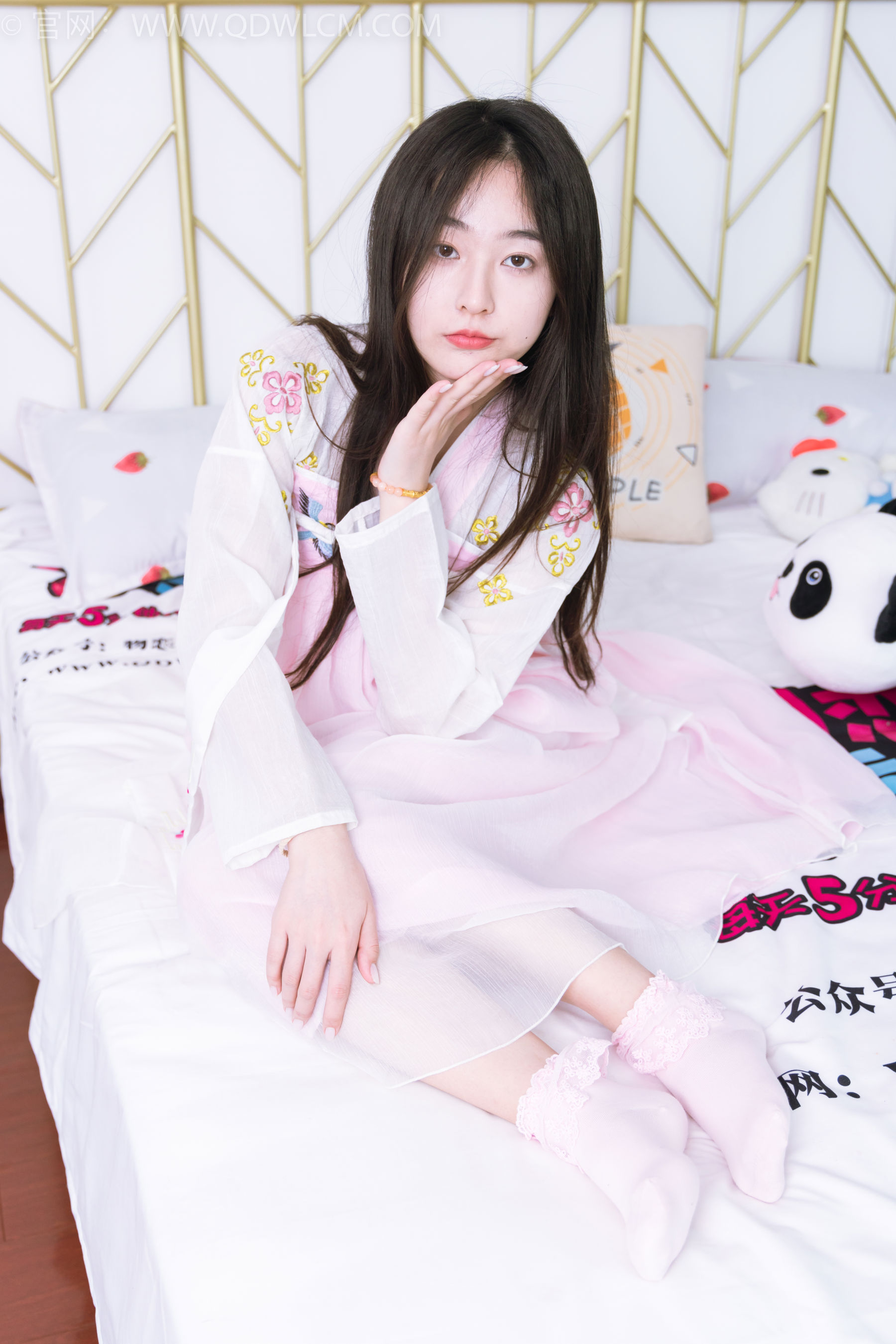 物恋传媒 No.2397 美兔 - 汉服、布鞋、粉色棉袜/(150P)