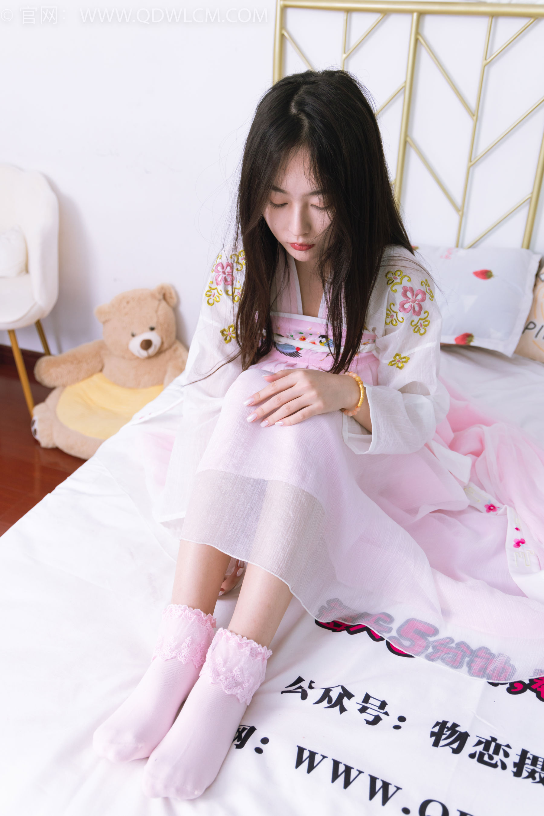 物恋传媒 No.2397 美兔 - 汉服、布鞋、粉色棉袜/(150P)