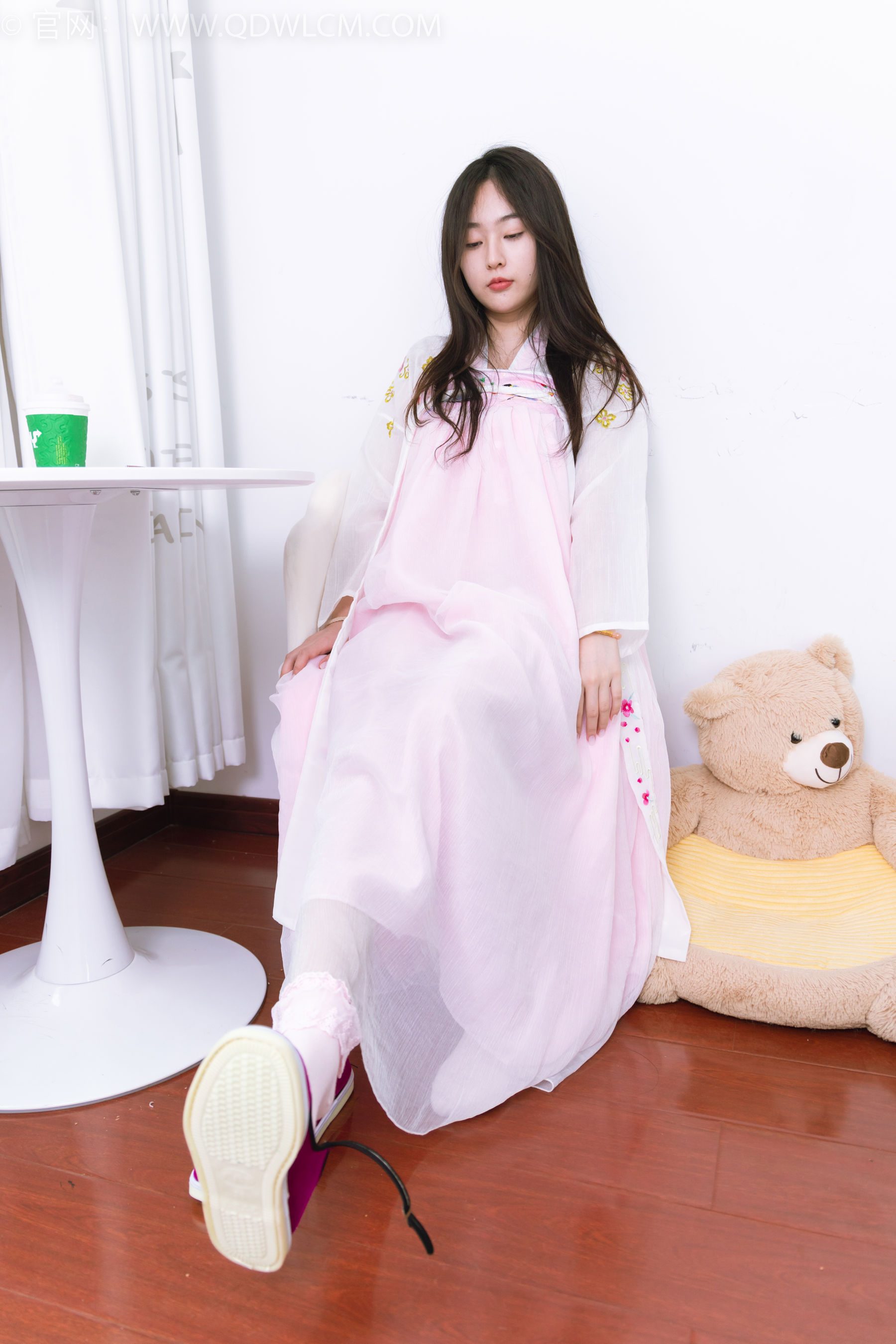 物恋传媒 No.2397 美兔 - 汉服、布鞋、粉色棉袜/(150P)