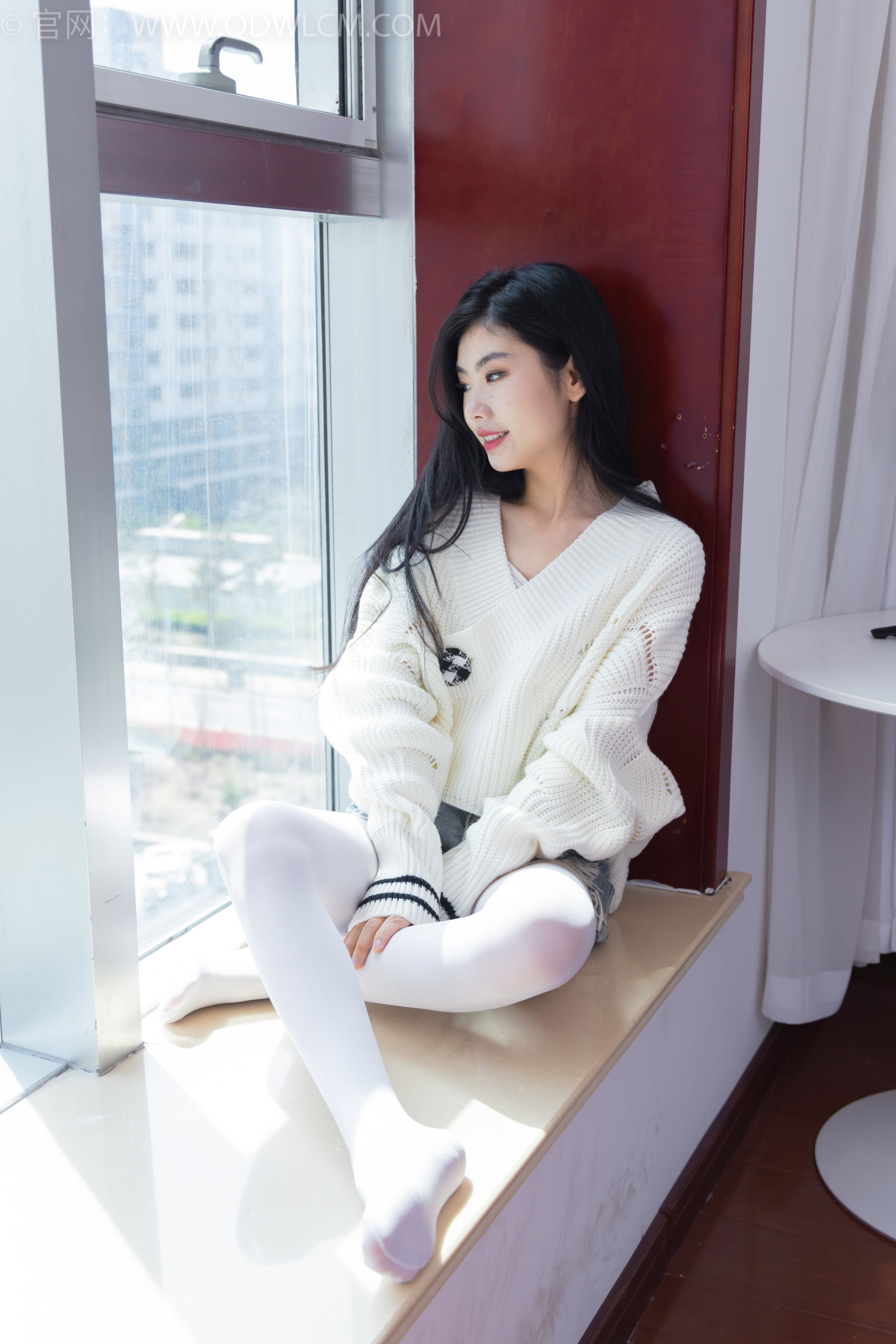 物恋传媒 No.2396 米米 - 马丁靴、厚白丝/(150P)