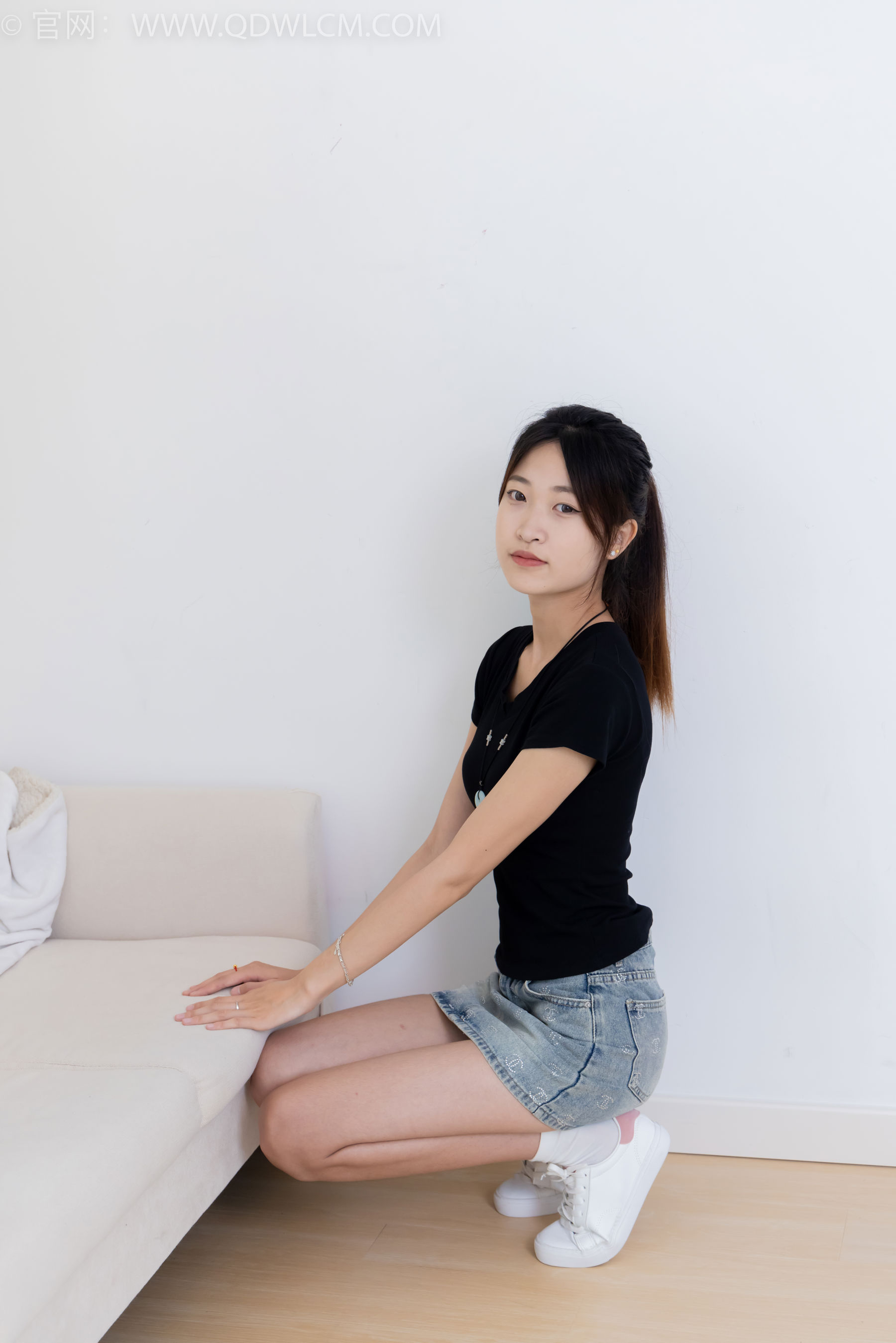 物恋传媒 No.2399 小夏 - 板鞋、白棉袜、裸足/(150P)