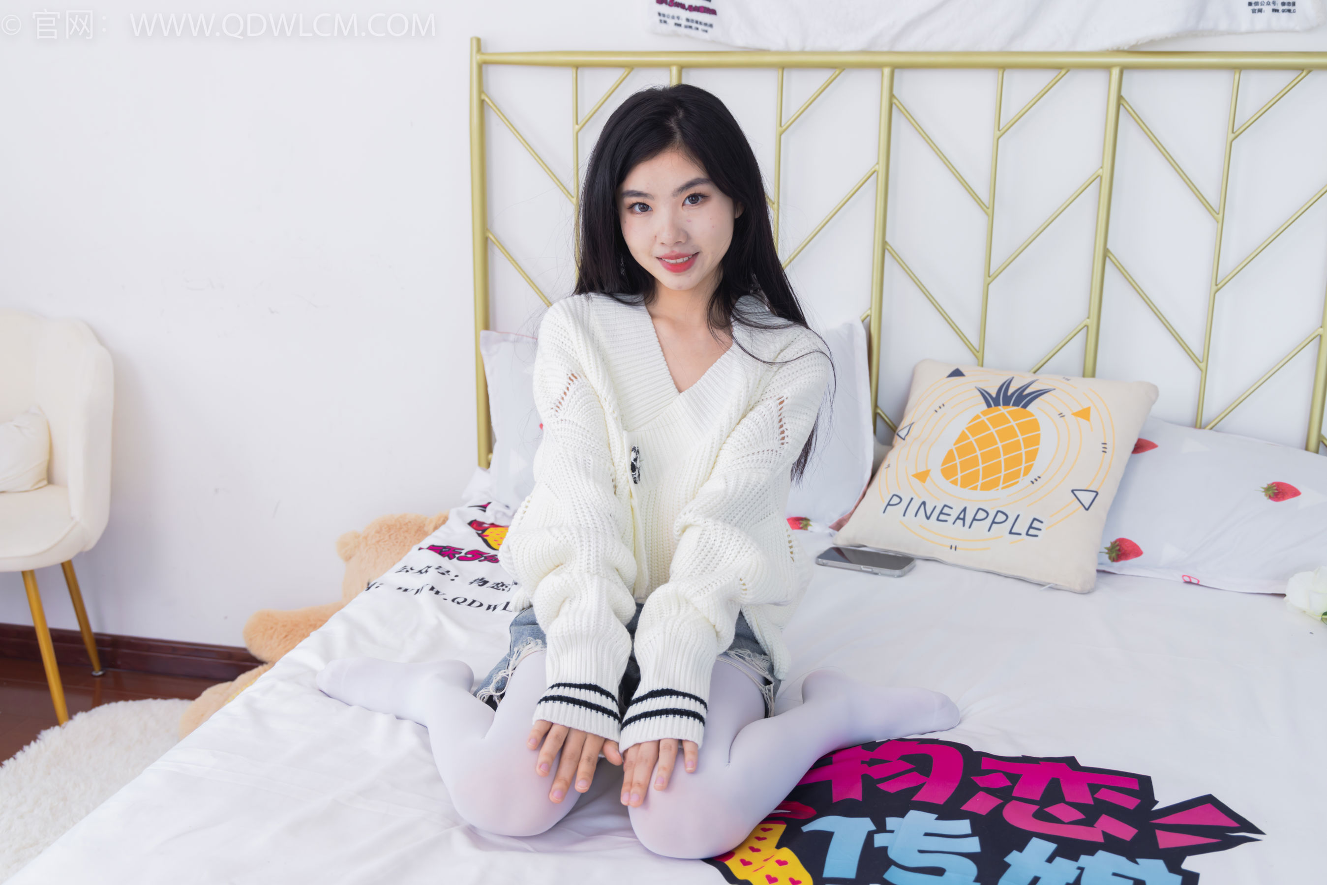 物恋传媒 No.2396 米米 - 马丁靴、厚白丝/(150P)