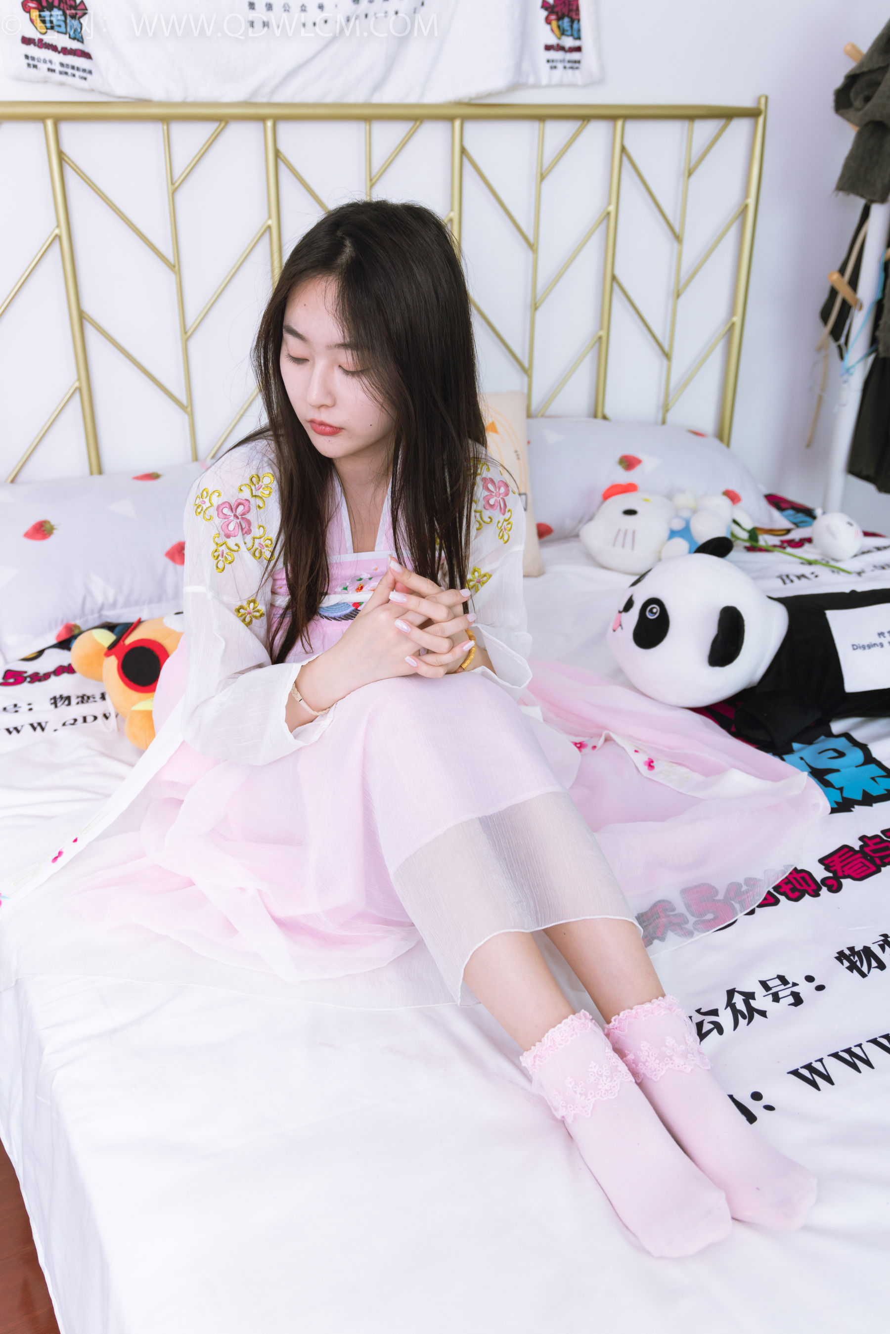 物恋传媒 No.2397 美兔 - 汉服、布鞋、粉色棉袜/(150P)