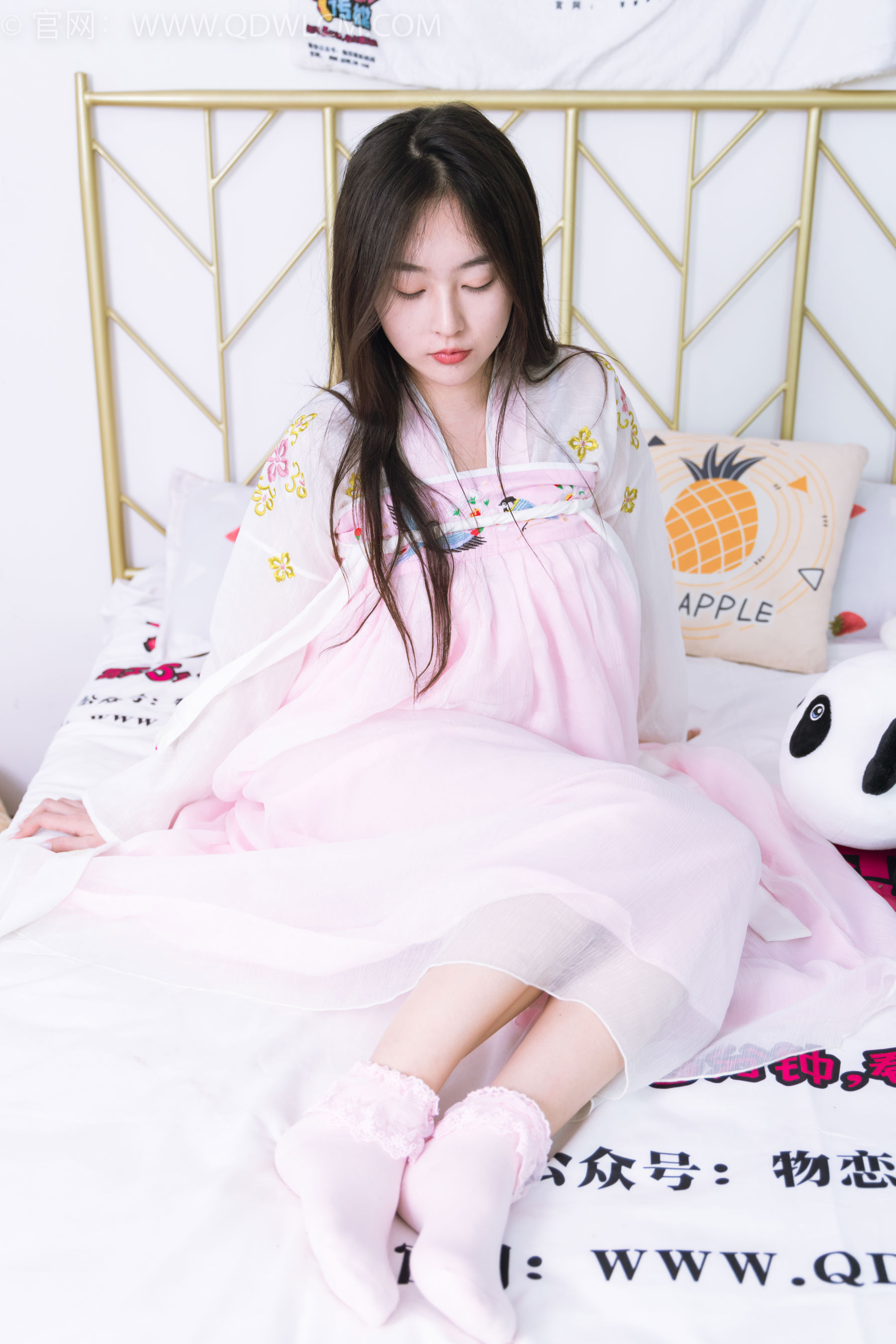 物恋传媒 No.2397 美兔 - 汉服、布鞋、粉色棉袜/(150P)