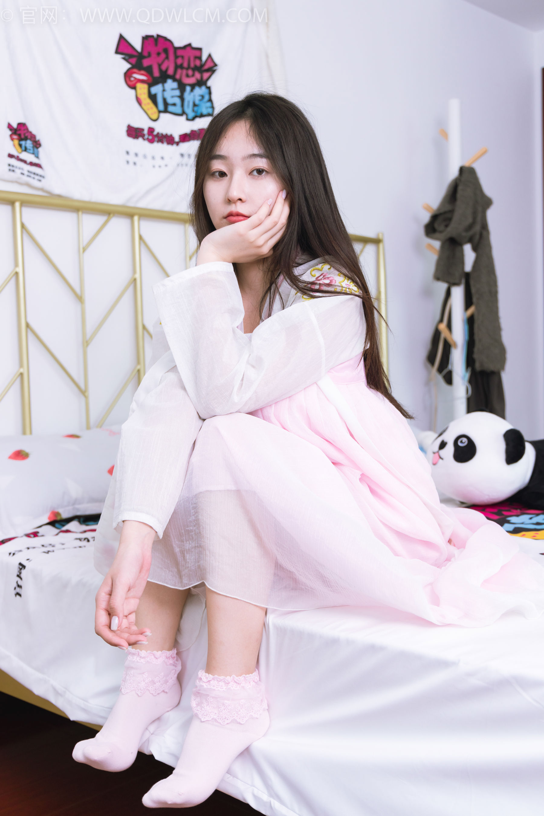 物恋传媒 No.2397 美兔 - 汉服、布鞋、粉色棉袜/(150P)