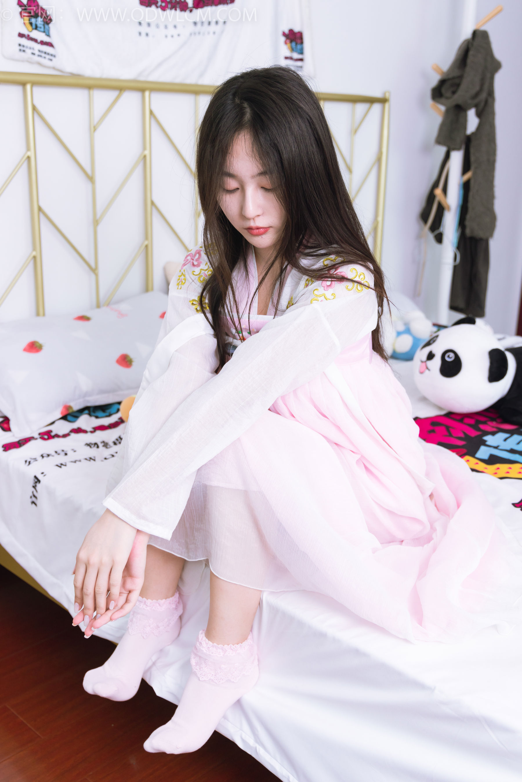 物恋传媒 No.2397 美兔 - 汉服、布鞋、粉色棉袜/(150P)