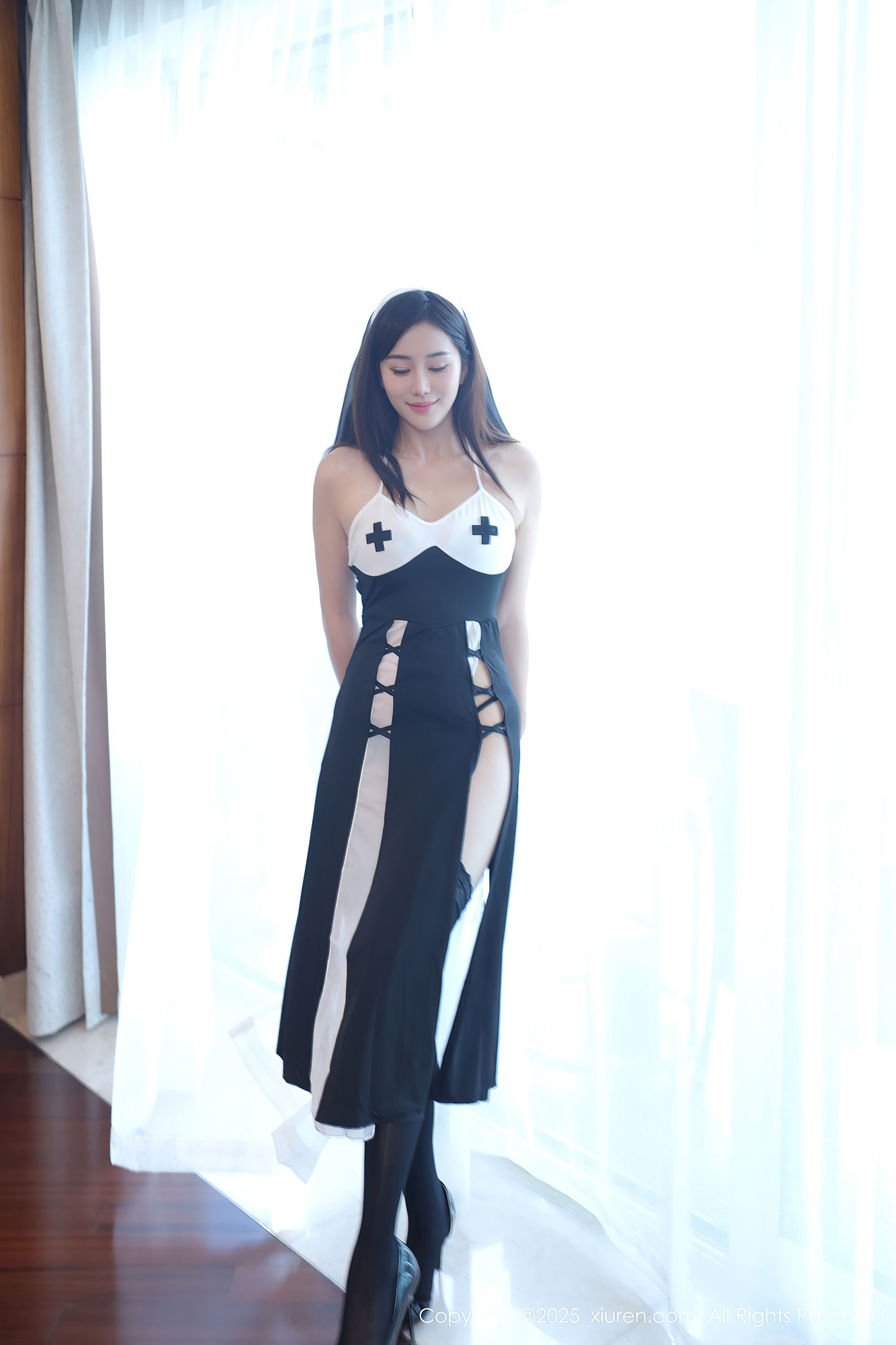 [秀人XiuRen] 2025.08.26 No.10690 白薇薇vcvc/(71P)