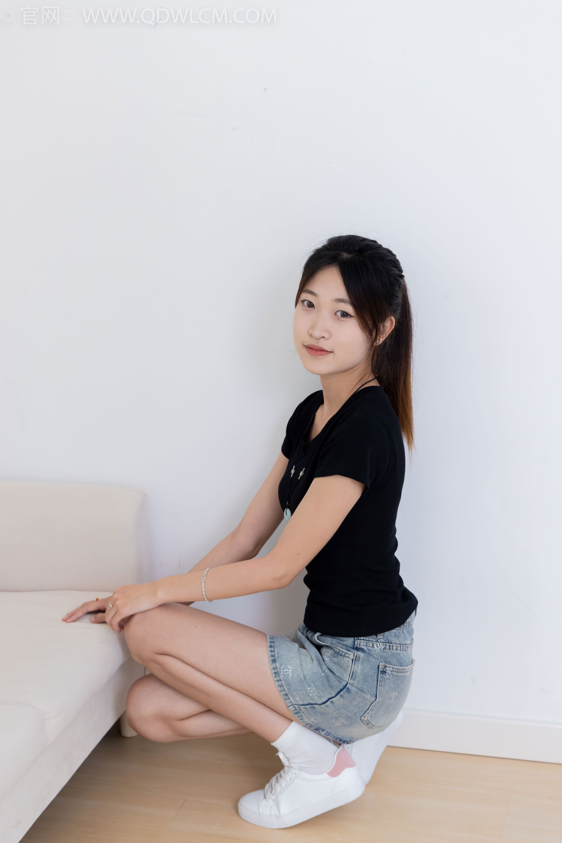 物恋传媒 No.2399 小夏 - 板鞋、白棉袜、裸足/(150P)