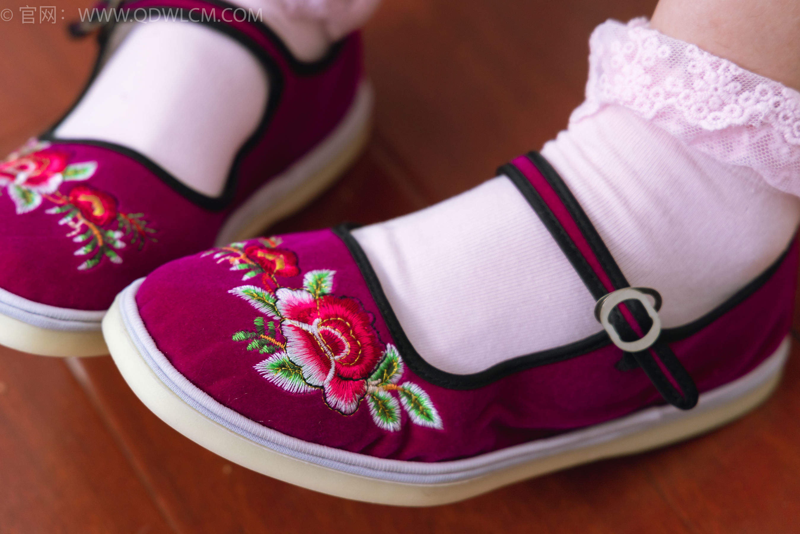 物恋传媒 No.2397 美兔 - 汉服、布鞋、粉色棉袜/(150P)