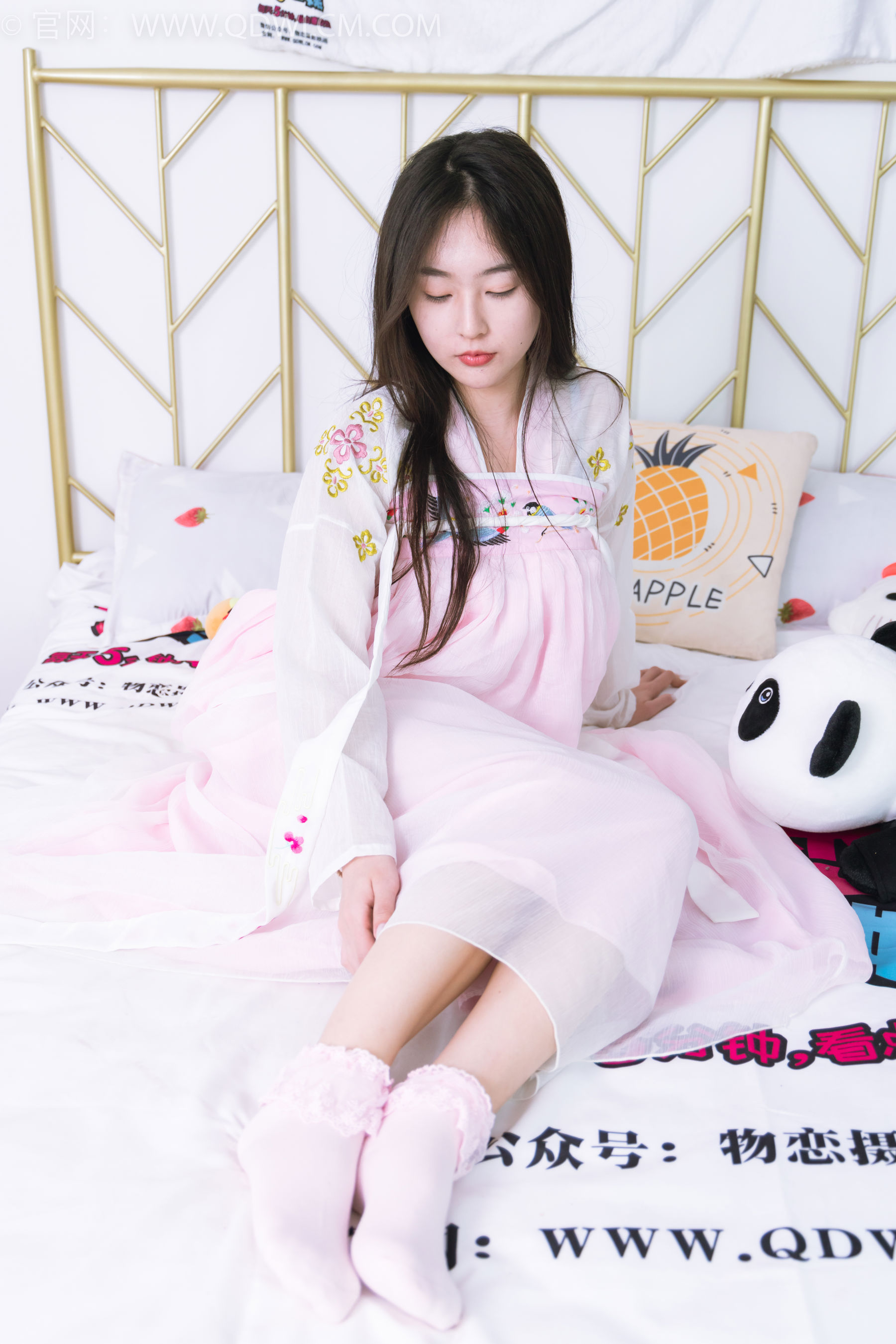 物恋传媒 No.2397 美兔 - 汉服、布鞋、粉色棉袜/(150P)