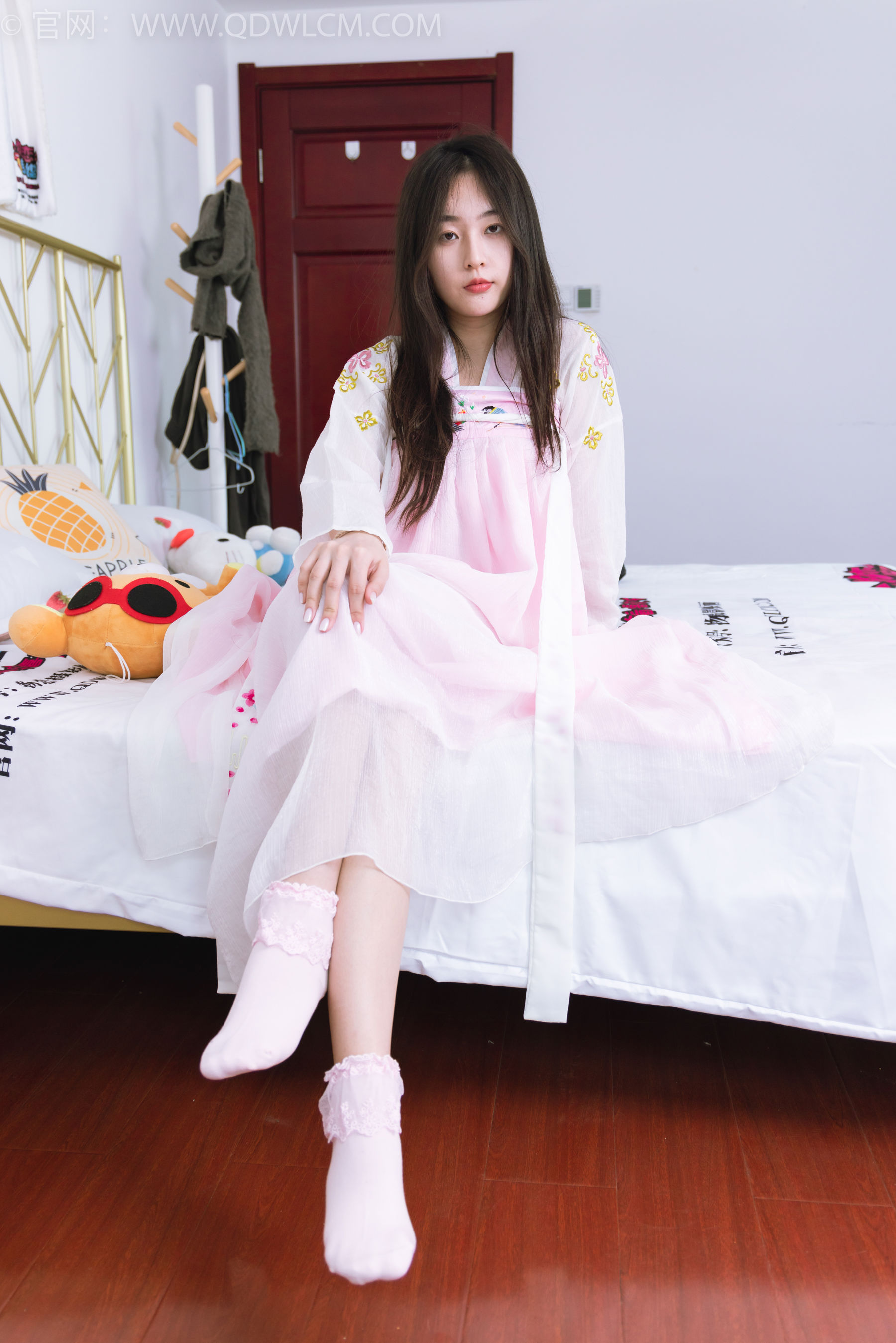 物恋传媒 No.2397 美兔 - 汉服、布鞋、粉色棉袜/(150P)