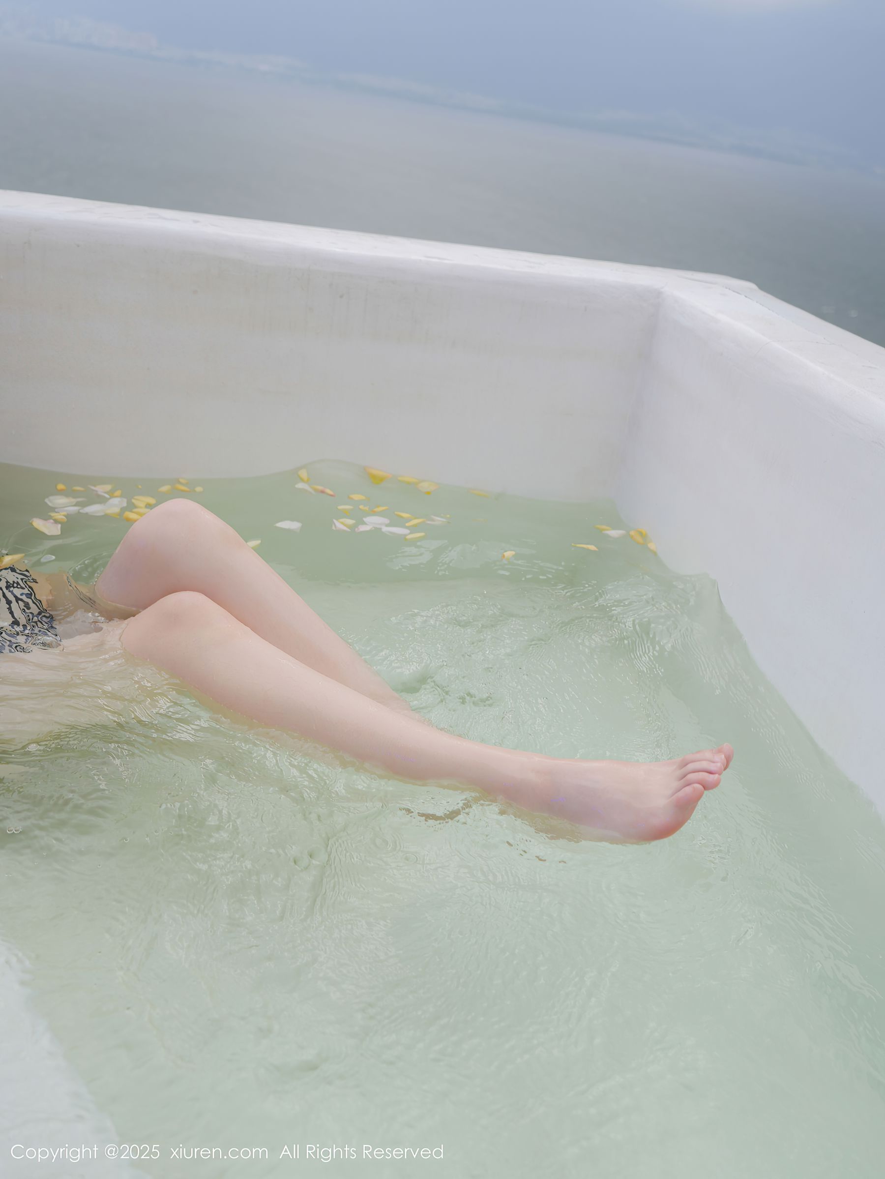 [秀人XiuRen] 2025.08.27 No.10698 白露lulu/(57P)