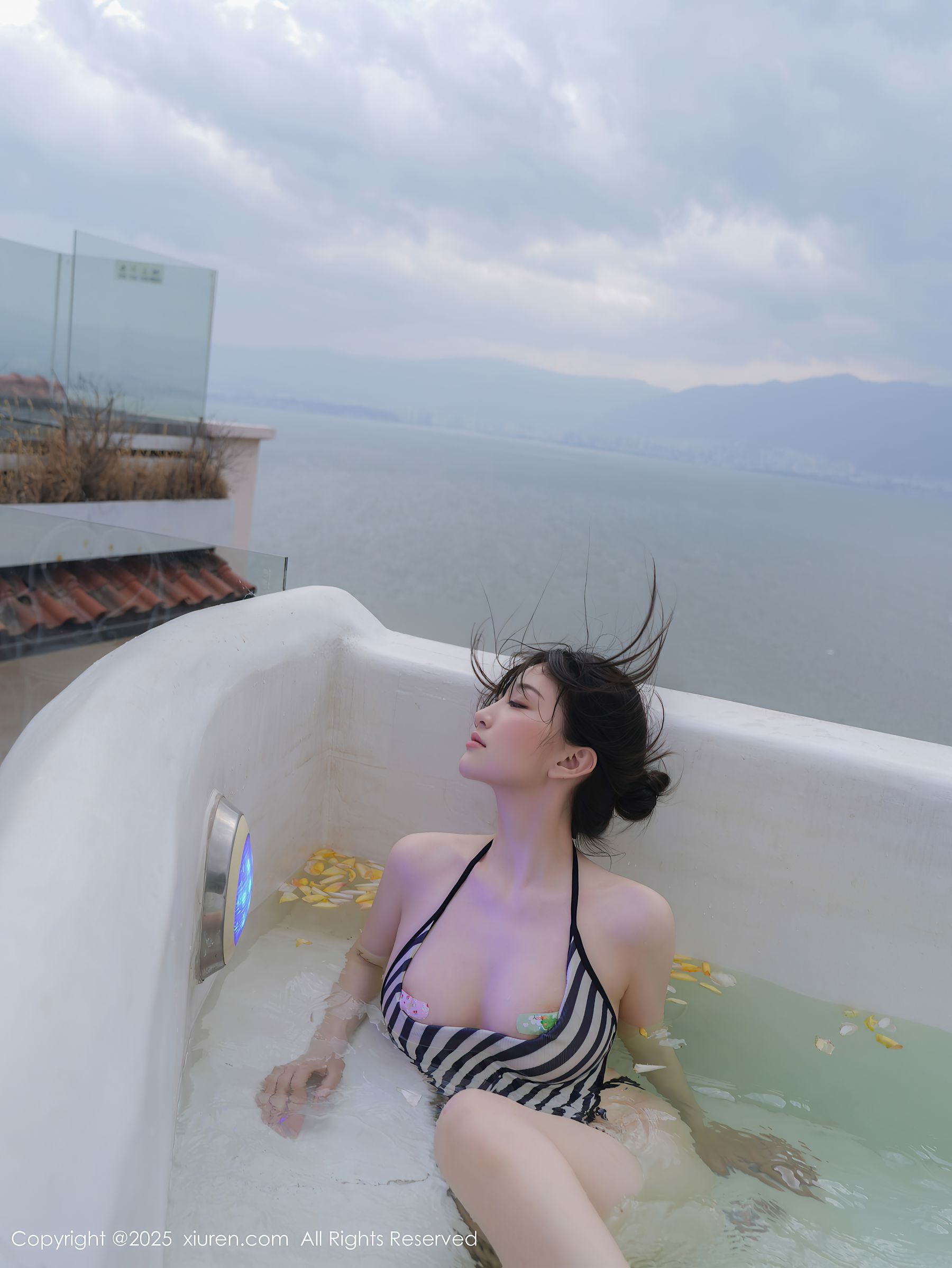 [秀人XiuRen] 2025.08.27 No.10698 白露lulu/(57P)