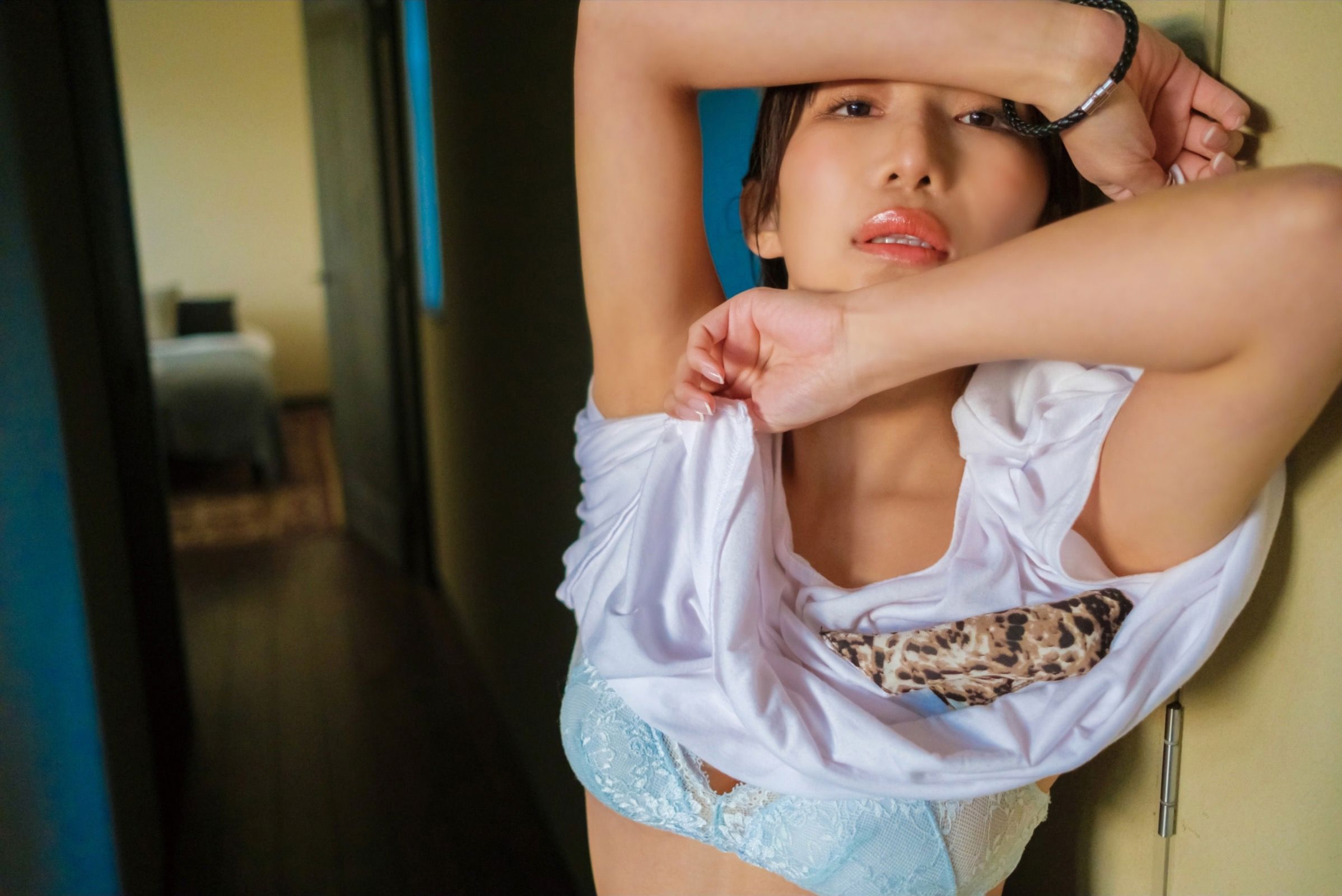 琴井ありさ - 琴井に恋と 真紅と夜明けの/(89P)