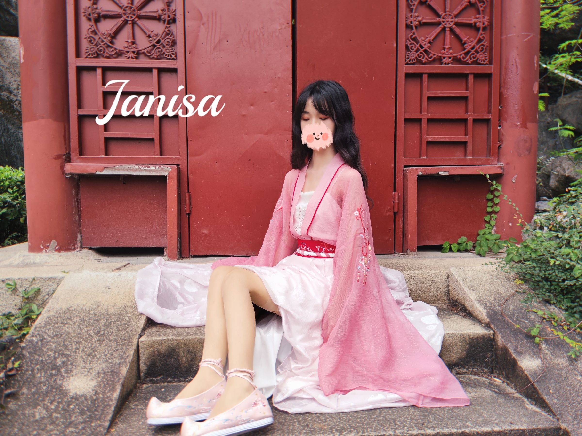 Janisa - 云想衣裳/(20P)