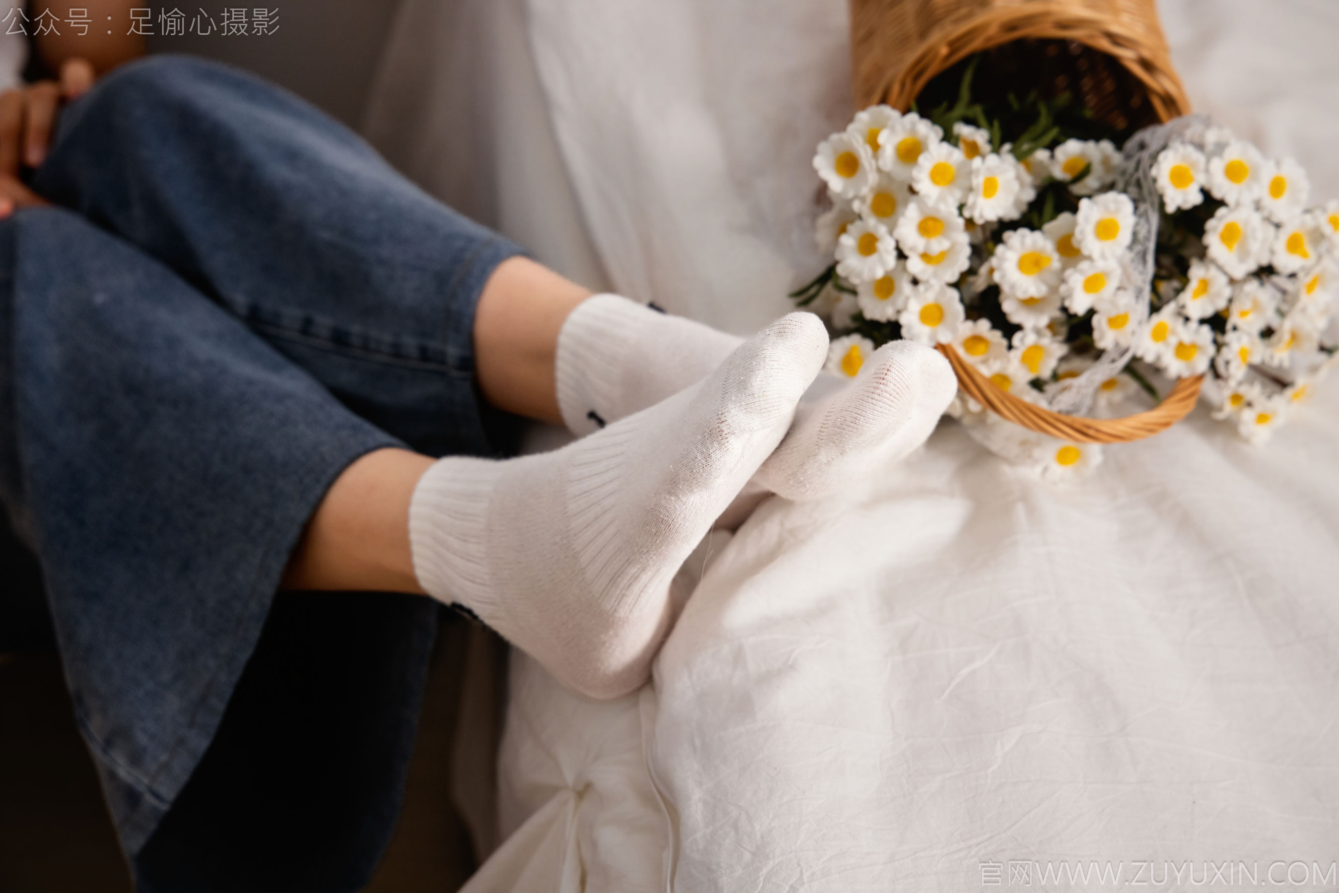 足愉心 No.027 奶芙 （搭配：白色T恤、牛仔长裤、德训鞋、白色棉袜、裸足）/(110P)