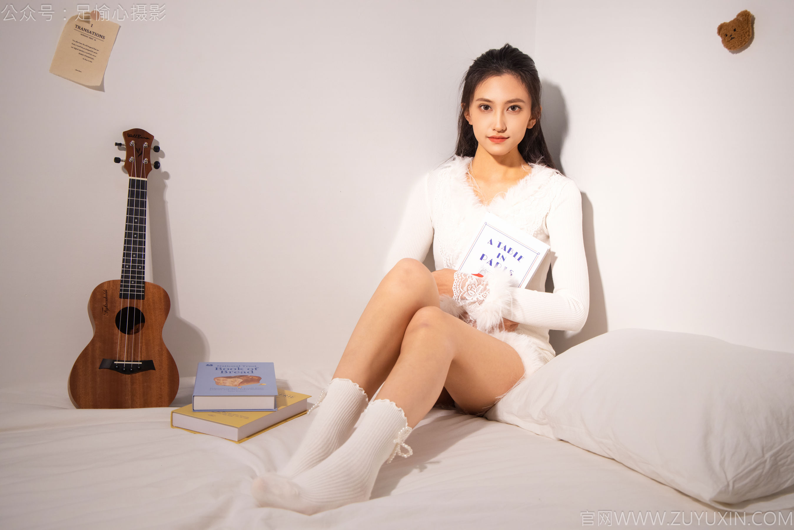 足愉心 No.029 可乐 （搭配：白色上衣、短裙、运动鞋、白色棉袜）/(140P)