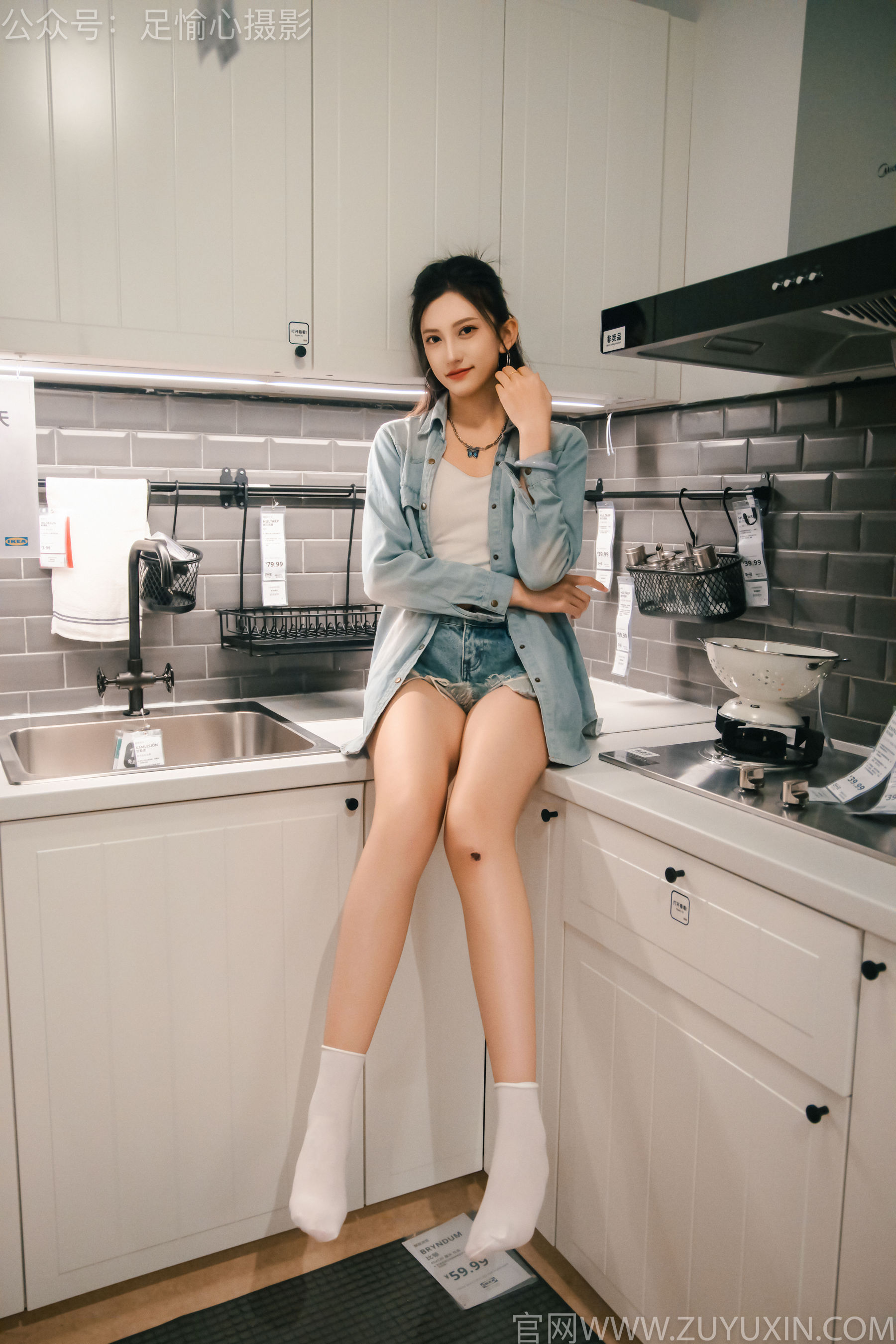 足愉心 No.001 可乐 （搭配：白T、牛仔短裤、板鞋、白棉袜、裸足）/(120P)