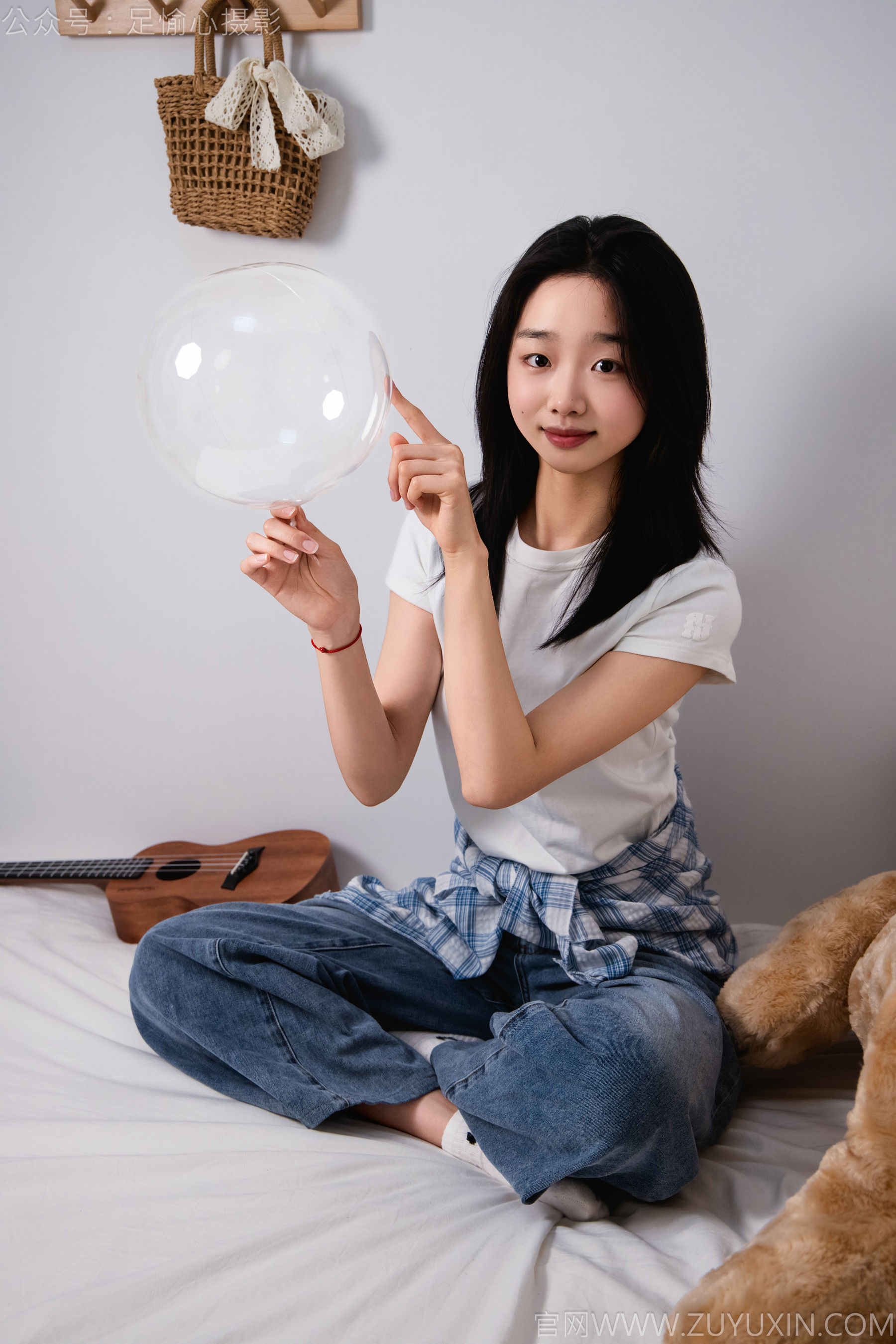 足愉心 No.027 奶芙 （搭配：白色T恤、牛仔长裤、德训鞋、白色棉袜、裸足）/(110P)