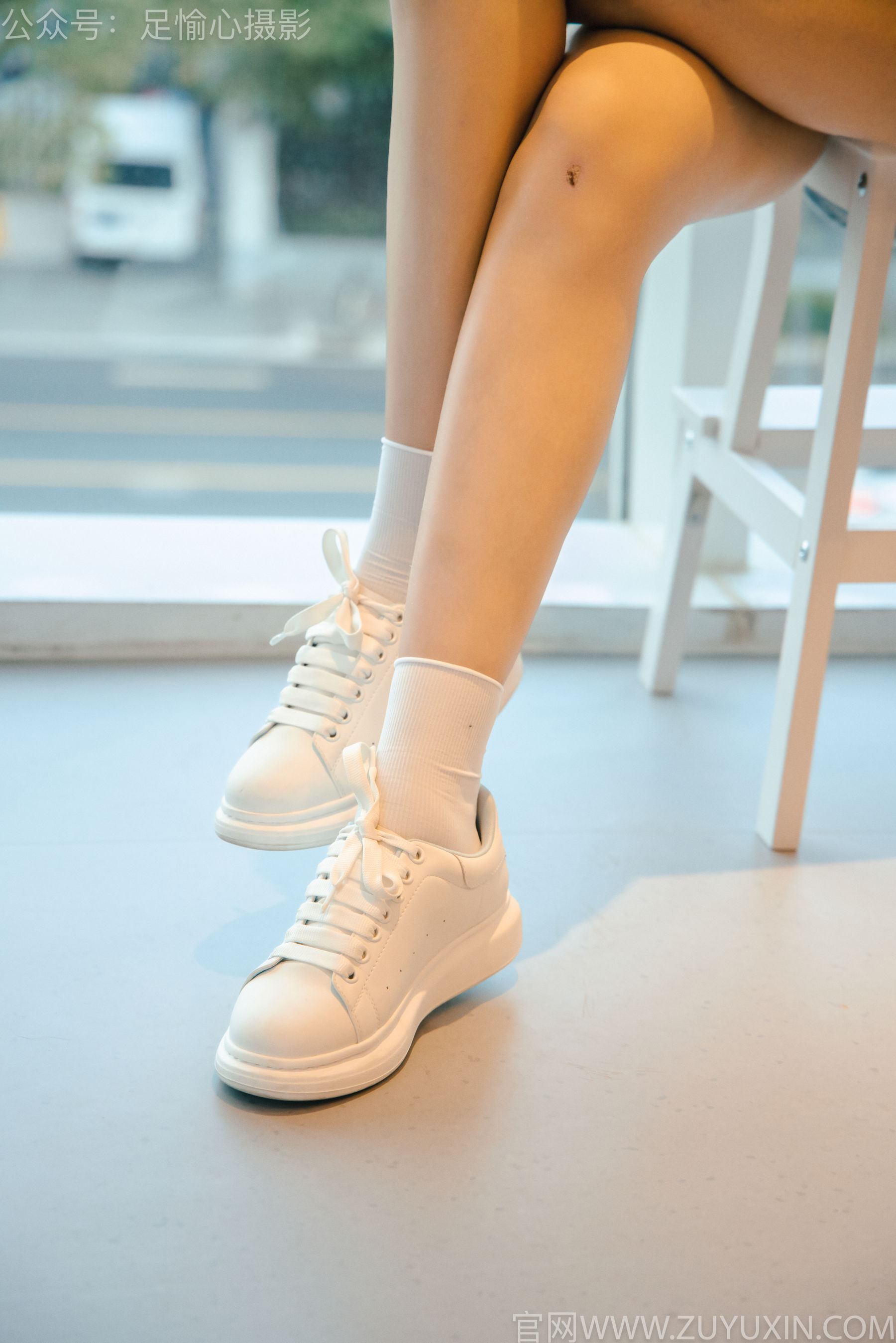 足愉心 No.001 可乐 （搭配：白T、牛仔短裤、板鞋、白棉袜、裸足）/(120P)