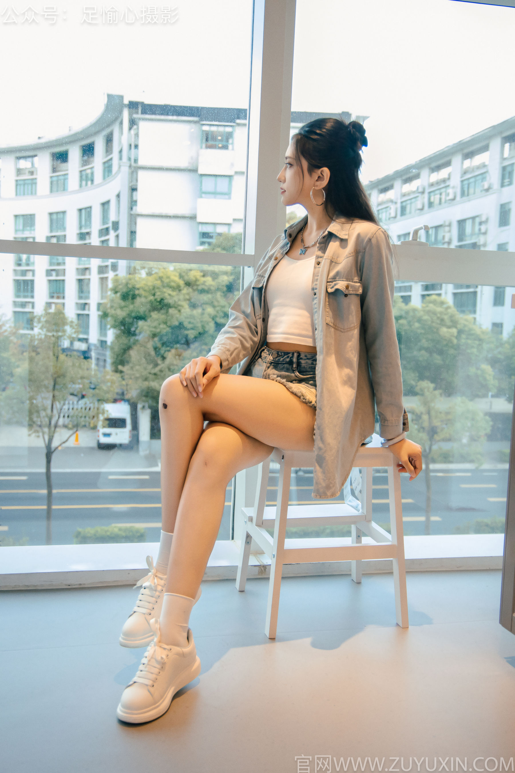 足愉心 No.001 可乐 （搭配：白T、牛仔短裤、板鞋、白棉袜、裸足）/(120P)