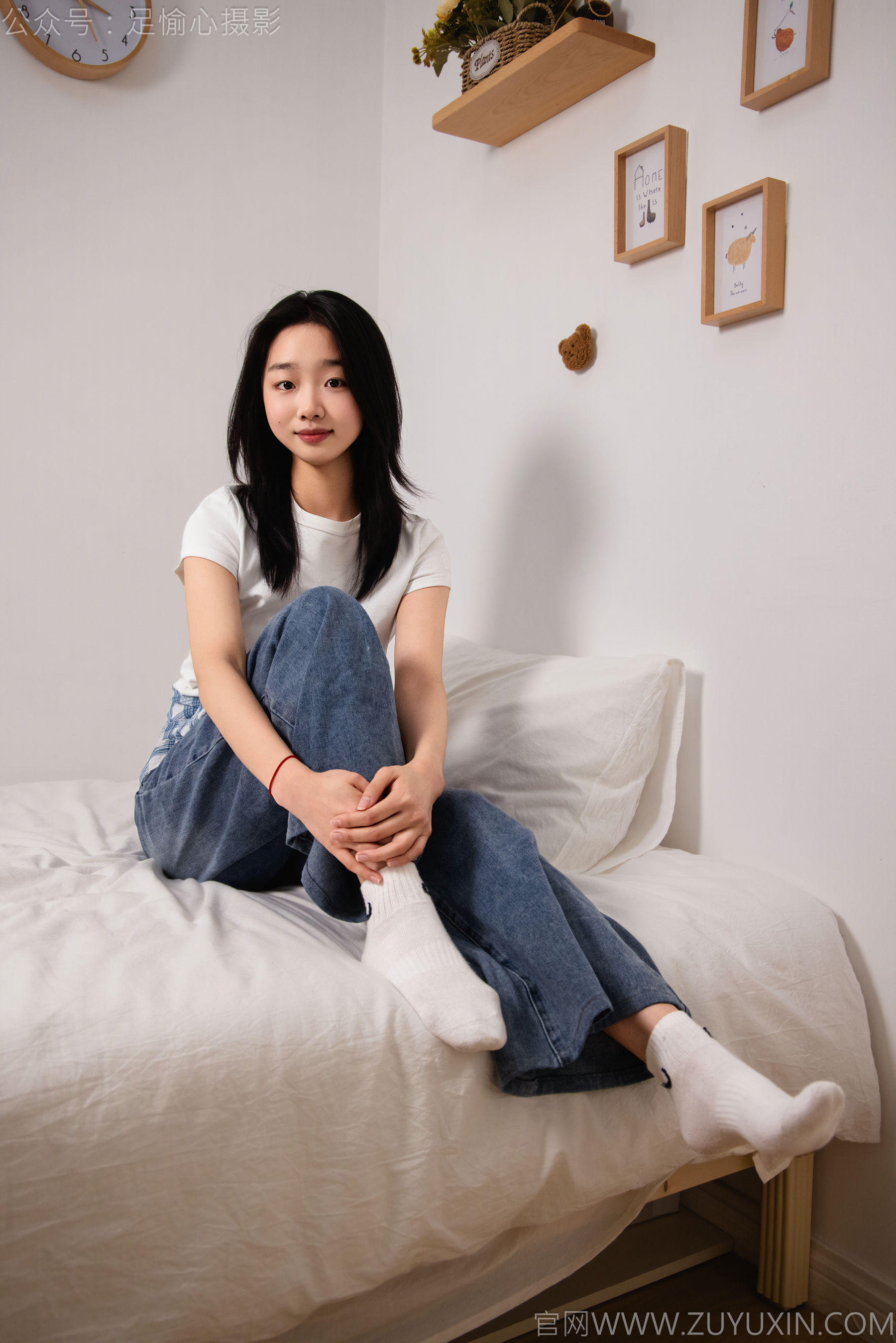 足愉心 No.027 奶芙 （搭配：白色T恤、牛仔长裤、德训鞋、白色棉袜、裸足）/(110P)