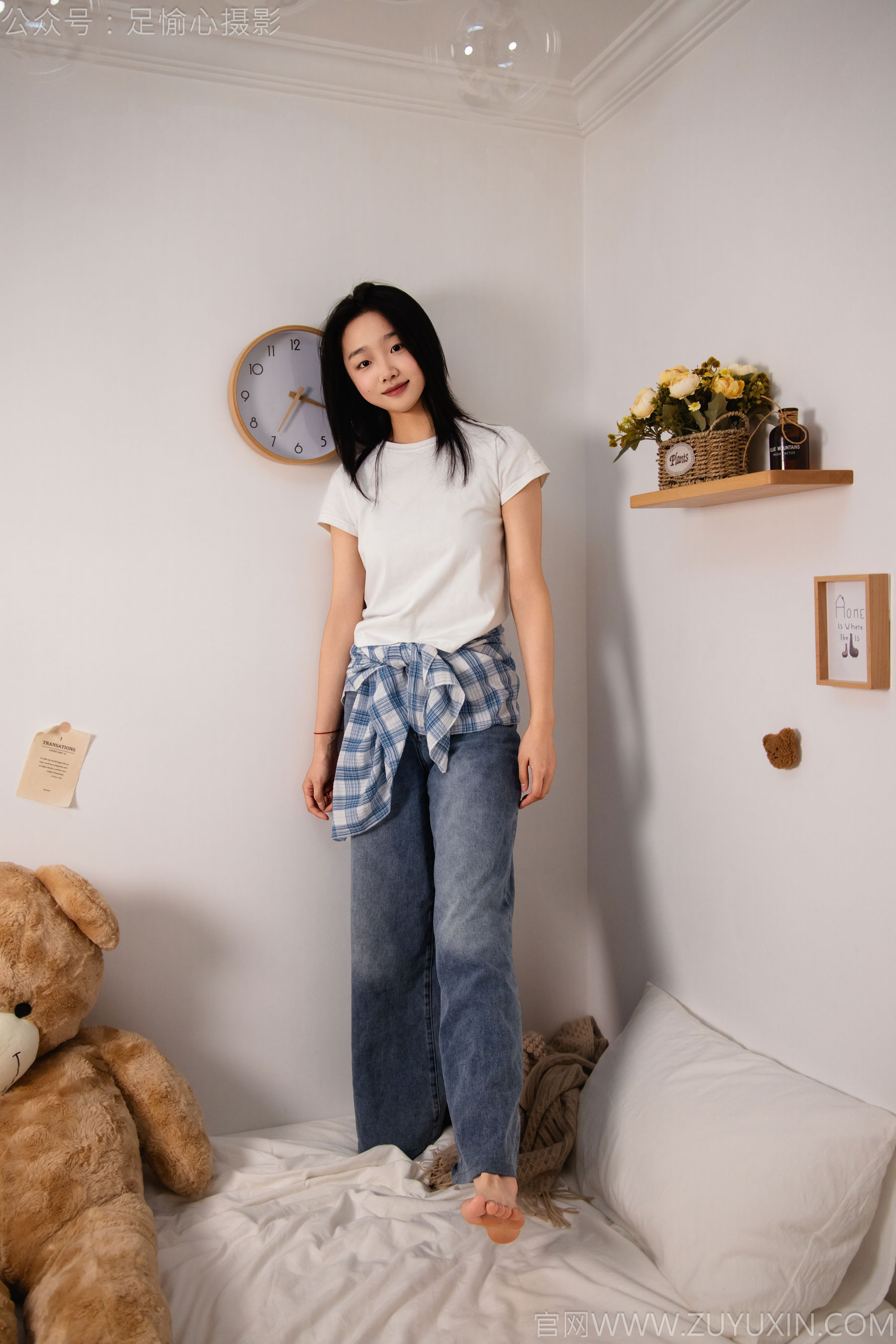 足愉心 No.027 奶芙 （搭配：白色T恤、牛仔长裤、德训鞋、白色棉袜、裸足）/(110P)