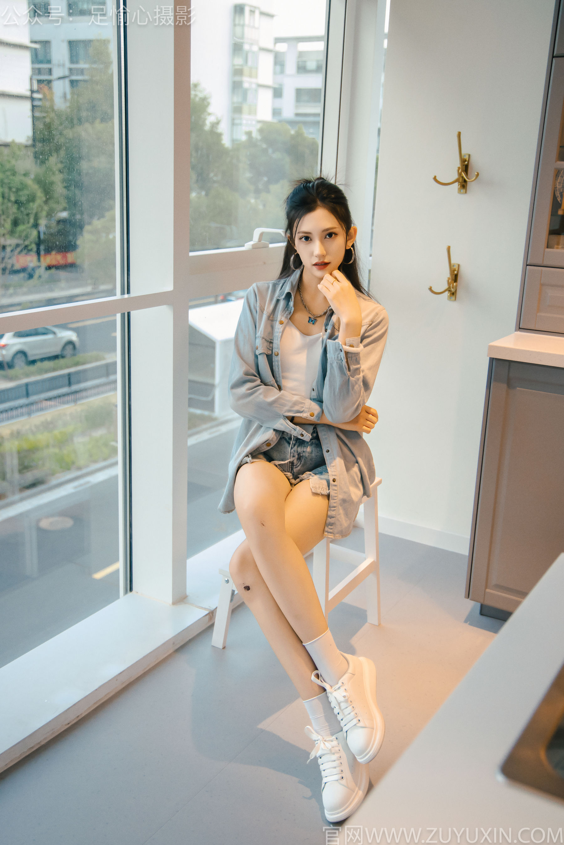 足愉心 No.001 可乐 （搭配：白T、牛仔短裤、板鞋、白棉袜、裸足）/(120P)