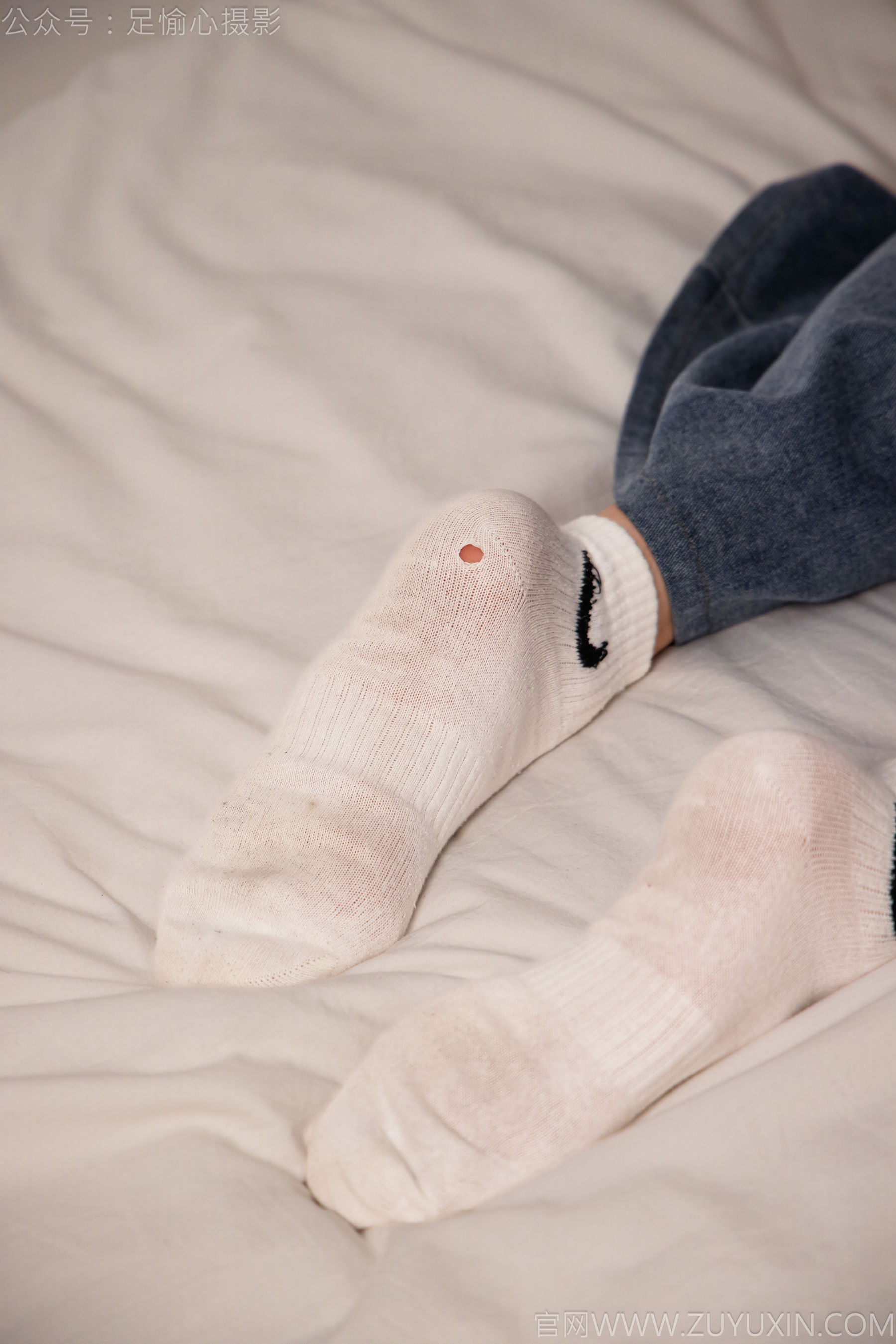 足愉心 No.027 奶芙 （搭配：白色T恤、牛仔长裤、德训鞋、白色棉袜、裸足）/(110P)