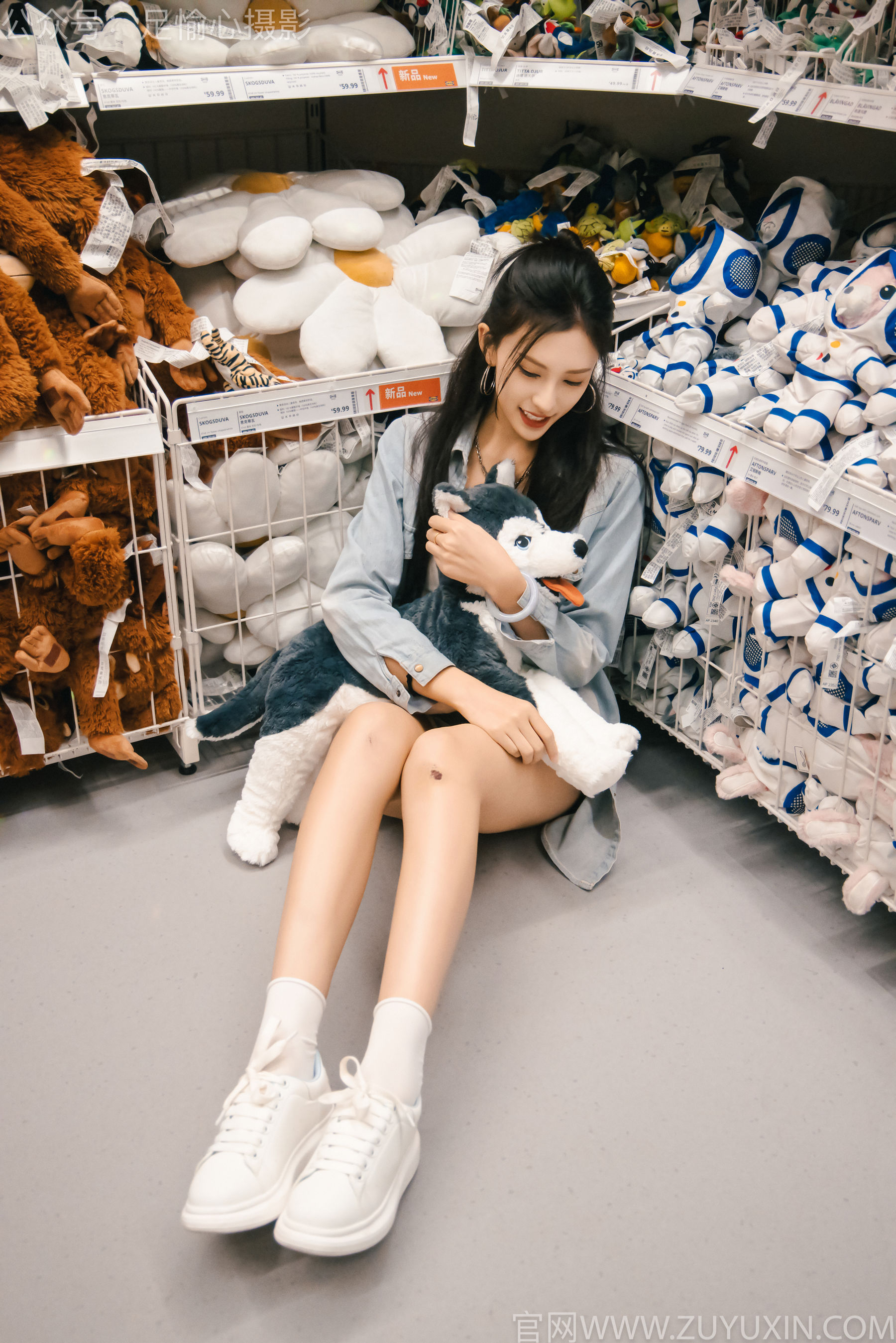 足愉心 No.001 可乐 （搭配：白T、牛仔短裤、板鞋、白棉袜、裸足）/(120P)