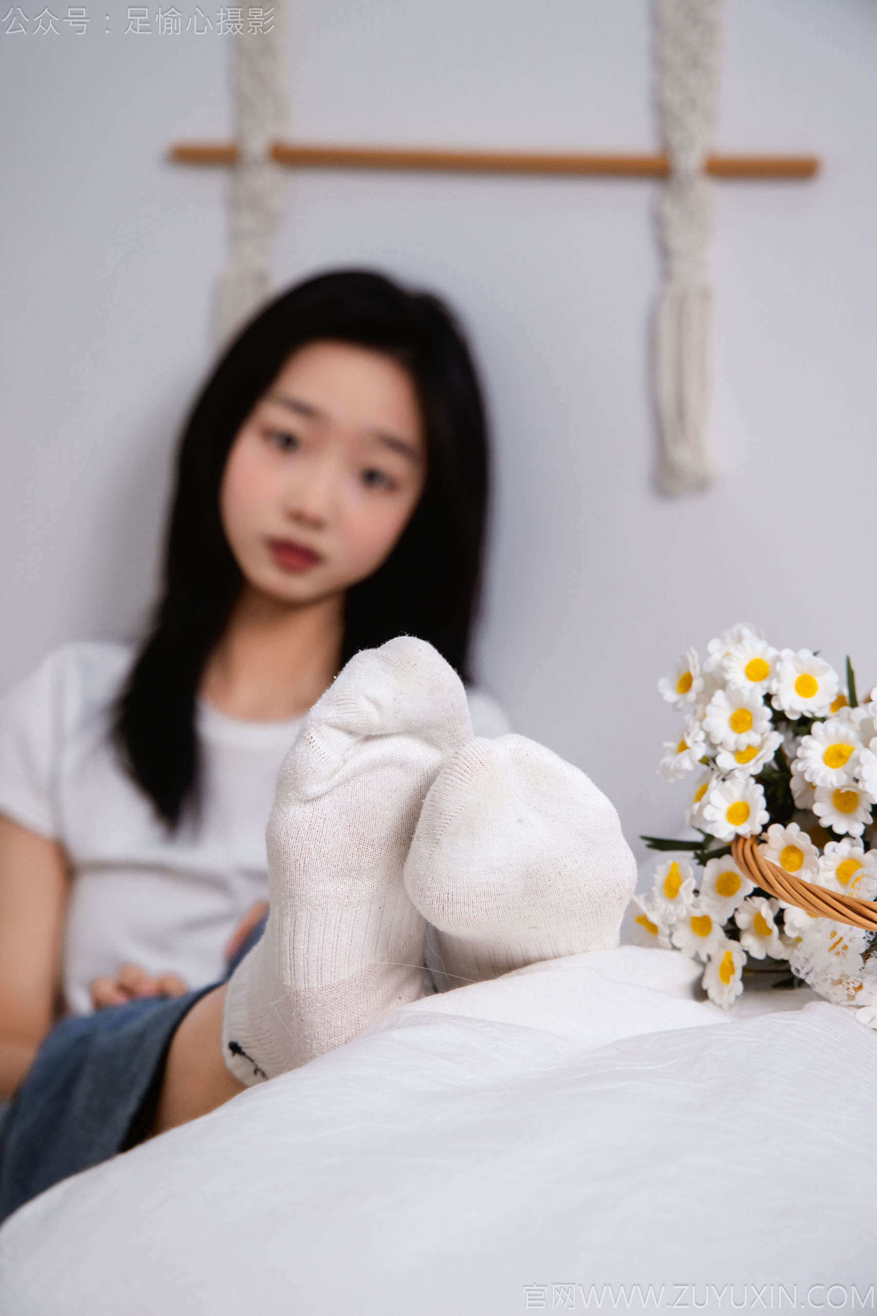 足愉心 No.027 奶芙 （搭配：白色T恤、牛仔长裤、德训鞋、白色棉袜、裸足）/(110P)