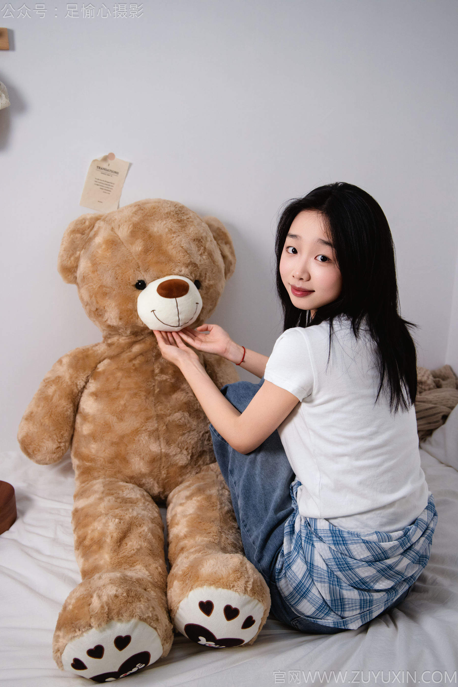 足愉心 No.027 奶芙 （搭配：白色T恤、牛仔长裤、德训鞋、白色棉袜、裸足）/(110P)