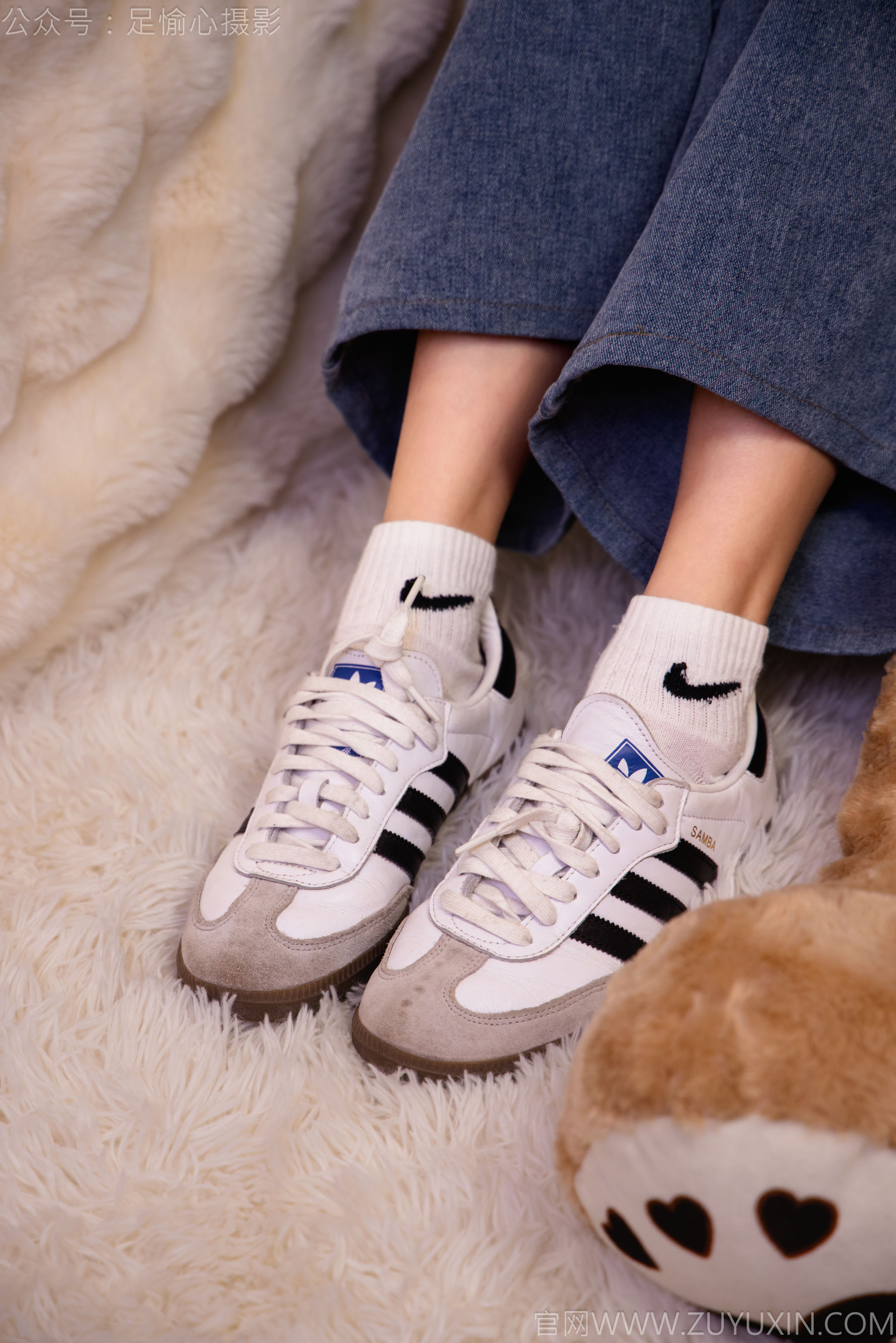 足愉心 No.027 奶芙 （搭配：白色T恤、牛仔长裤、德训鞋、白色棉袜、裸足）/(110P)