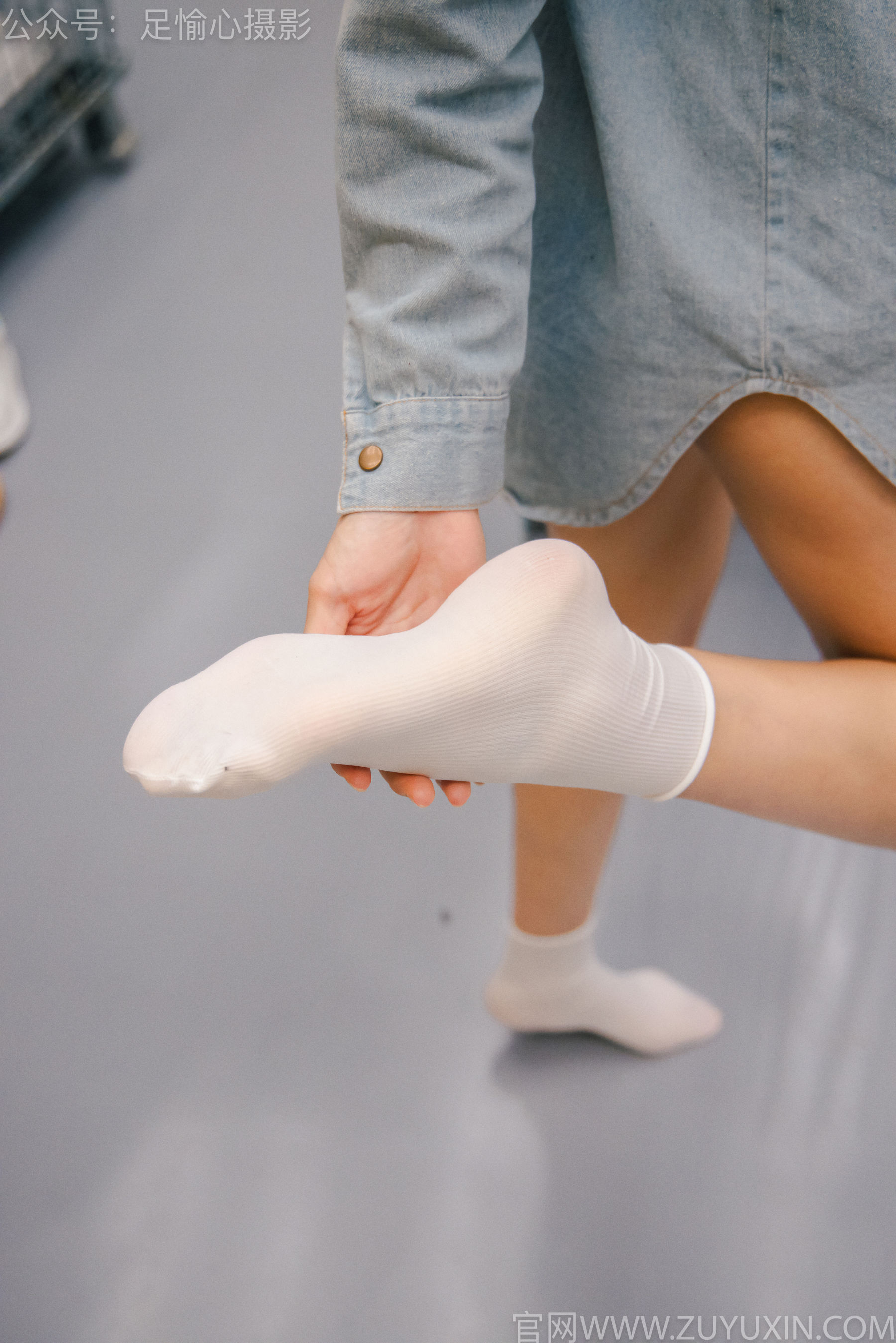 足愉心 No.001 可乐 （搭配：白T、牛仔短裤、板鞋、白棉袜、裸足）/(120P)