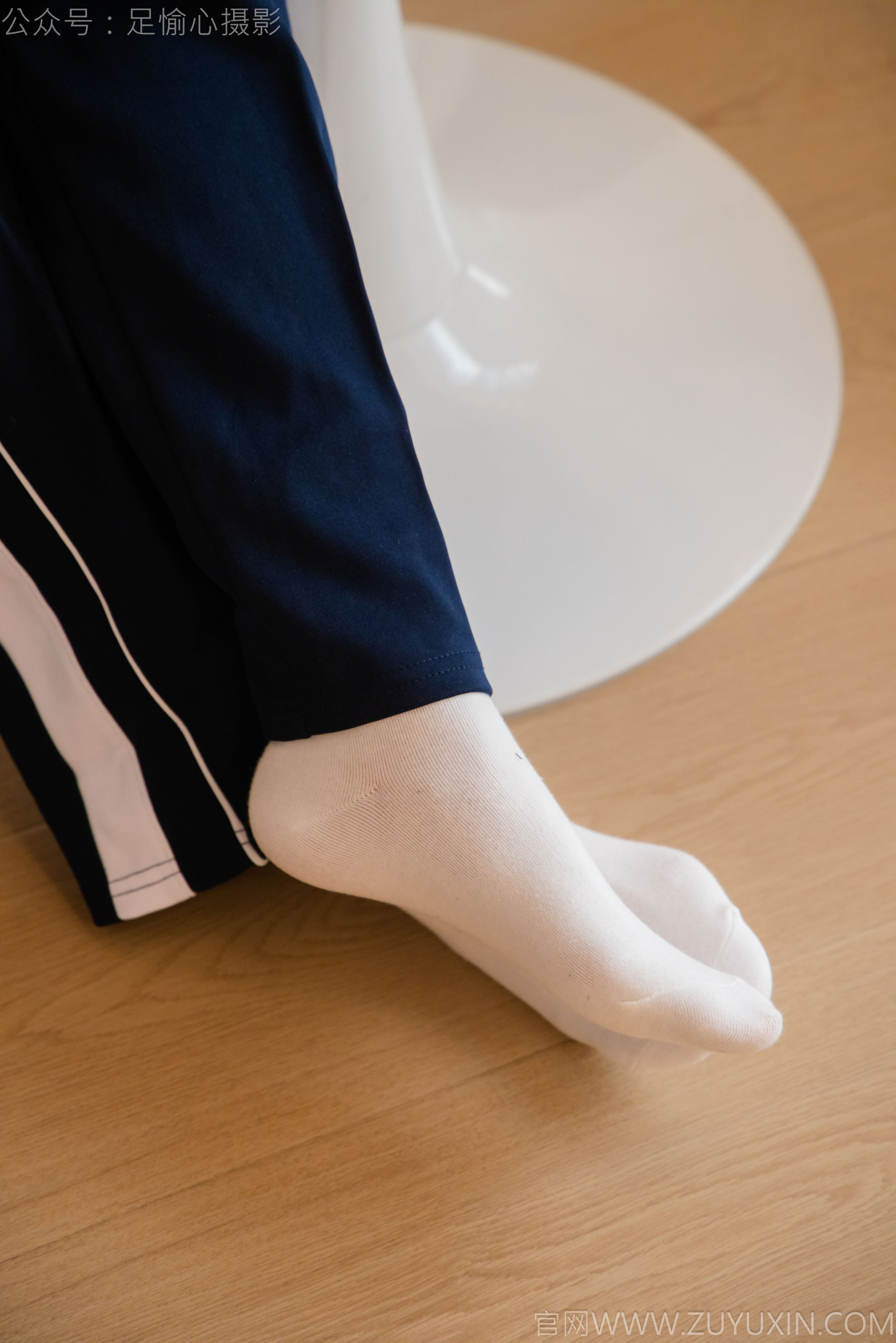 足愉心 No.031 奶芙 （搭配：校服、帆布鞋、白色棉袜、裸足）/(110P)